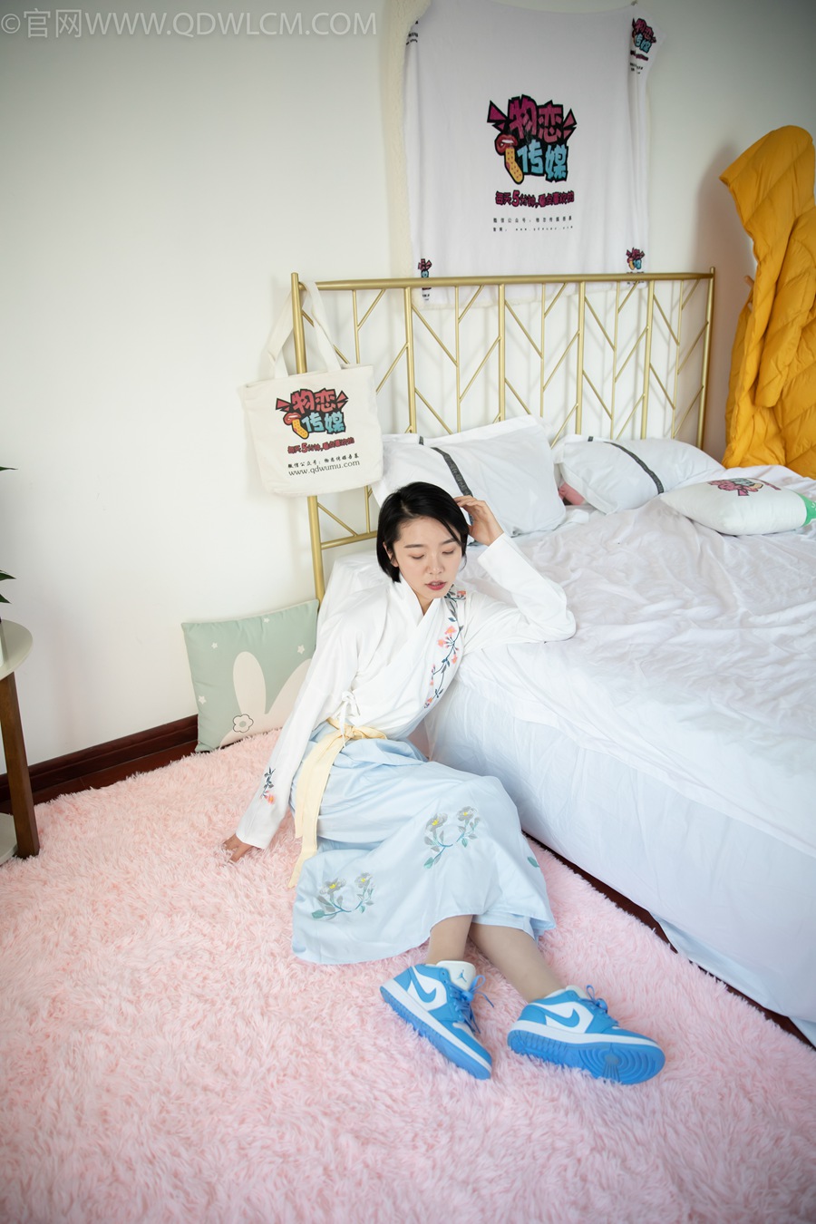 图片[2]-勿恋传媒 NO.987 小飞-那年明月[144P/1V/3.46GB]-美图