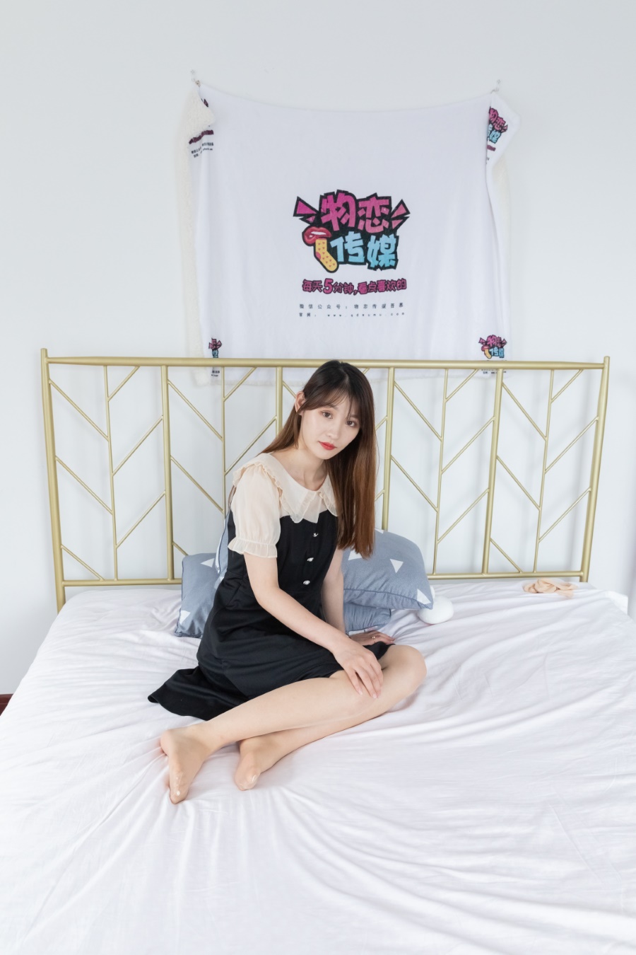 图片[2]-勿恋传媒 NO.880 琪琪-秋风雨意[118P/1V/5.48GB]-美图