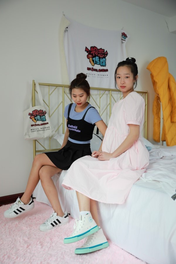 图片[1]-勿恋传媒 NO.778 闺蜜-雨里的岛[155P/1V/3.05GB]-美图