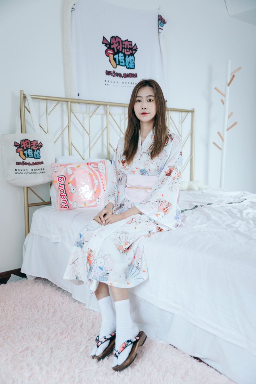 图片[1]-勿恋传媒 NO.768 小鹿-夜锁清冷[157P/1V/4.35GB]-美图