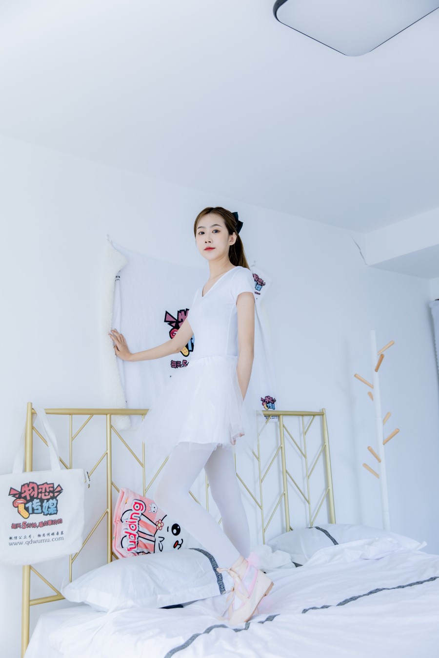 图片[1]-勿恋传媒 NO.749 小鹿-繁花如梦[149P/1V/2.89GB]-美图