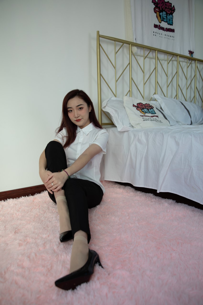 图片[2]-勿恋传媒 NO.621 小晴-冬日梅林[163P/1V/3.69G]-美图