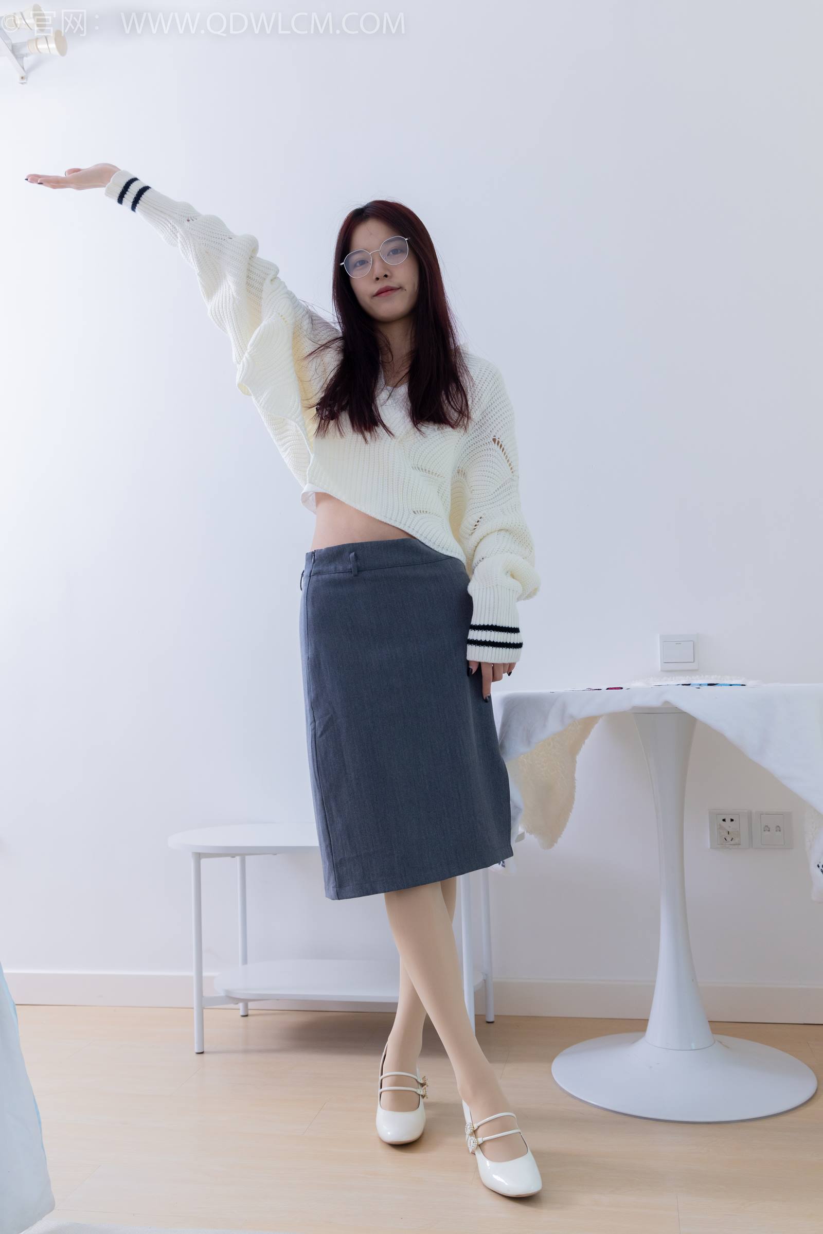 图片[2]-勿恋传媒 NO.1803 茯苓-香水有毒[170P/1V/5.16GB]-美图