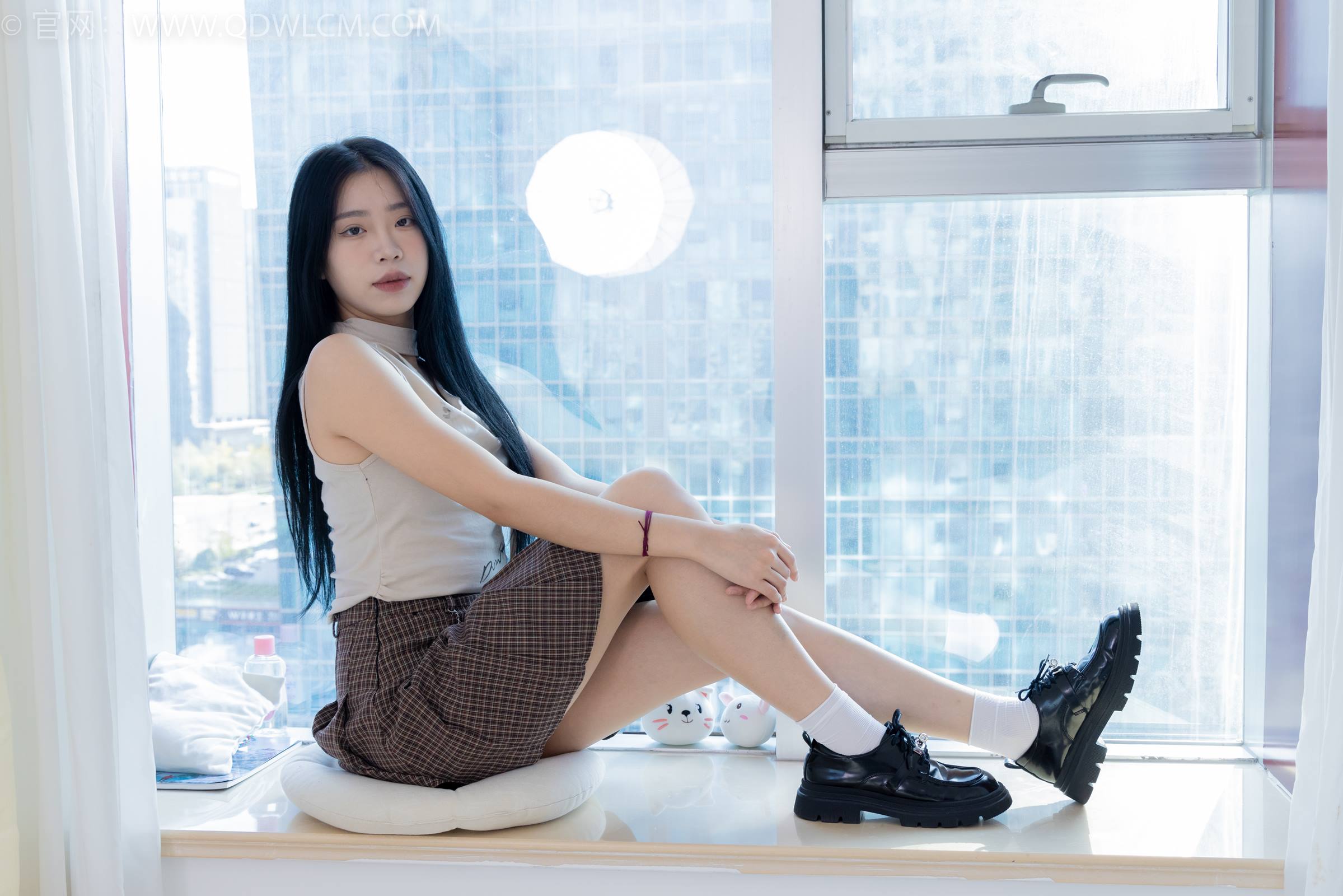 图片[2]-勿恋传媒 NO.1784 小谷-皮鞋、白冰丝袜、裸足[150P/1V/3.70GB]-美图