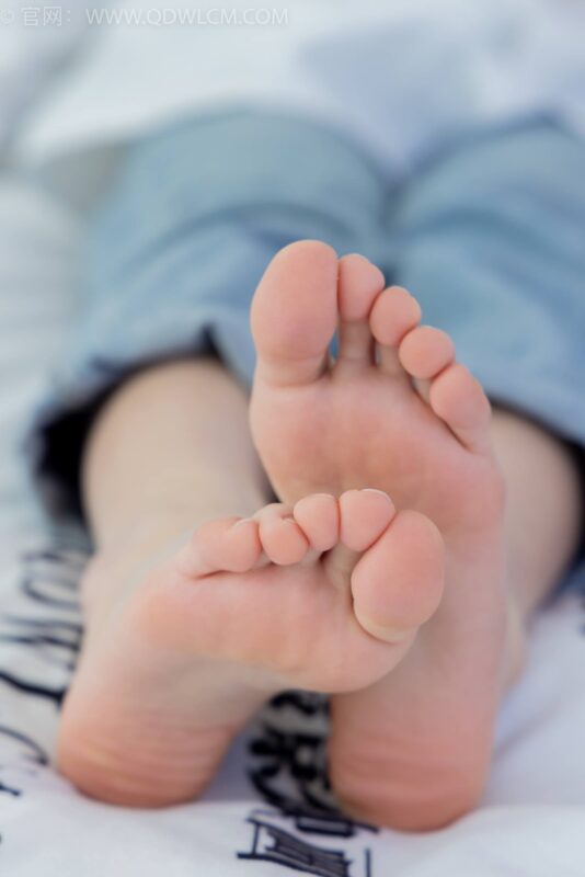 勿恋传媒 NO.1785 青黛-皮鞋、厚白丝、裸足[160P/1V/3.60GB]-美图