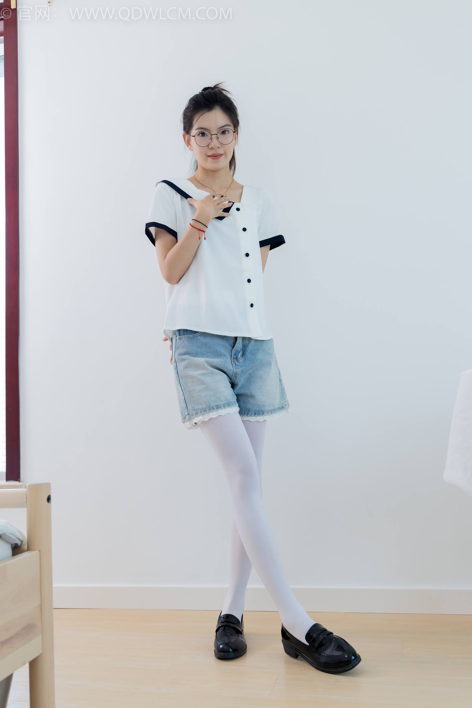 图片[2]-勿恋传媒 NO.1785 青黛-皮鞋、厚白丝、裸足[160P/1V/3.60GB]-美图