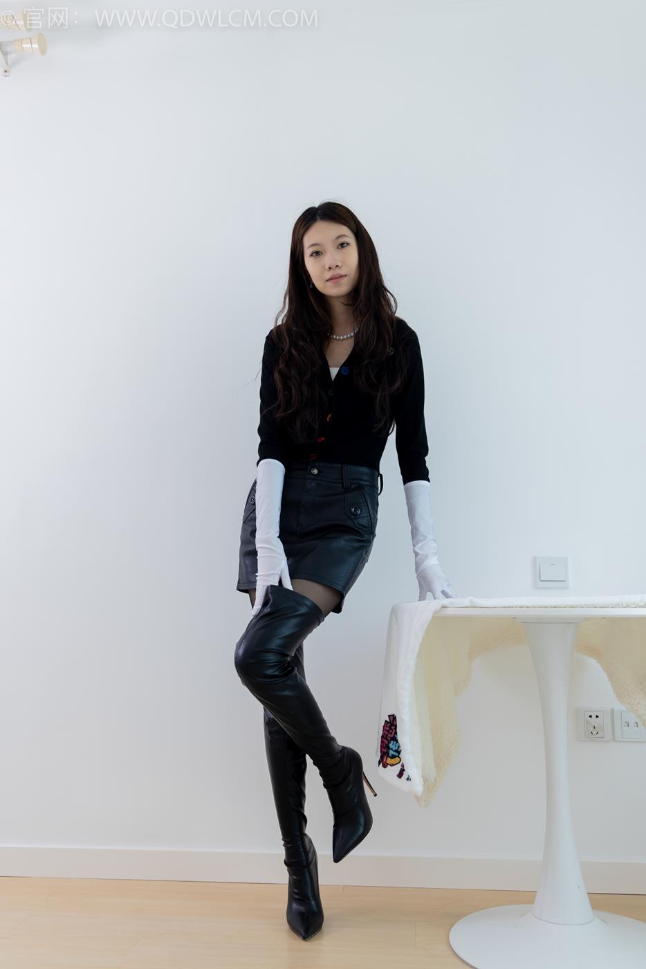 图片[2]-勿恋传媒 NO.1666 纤纤-黑暗的缝隙[164P/1V/3.87GB]-美图