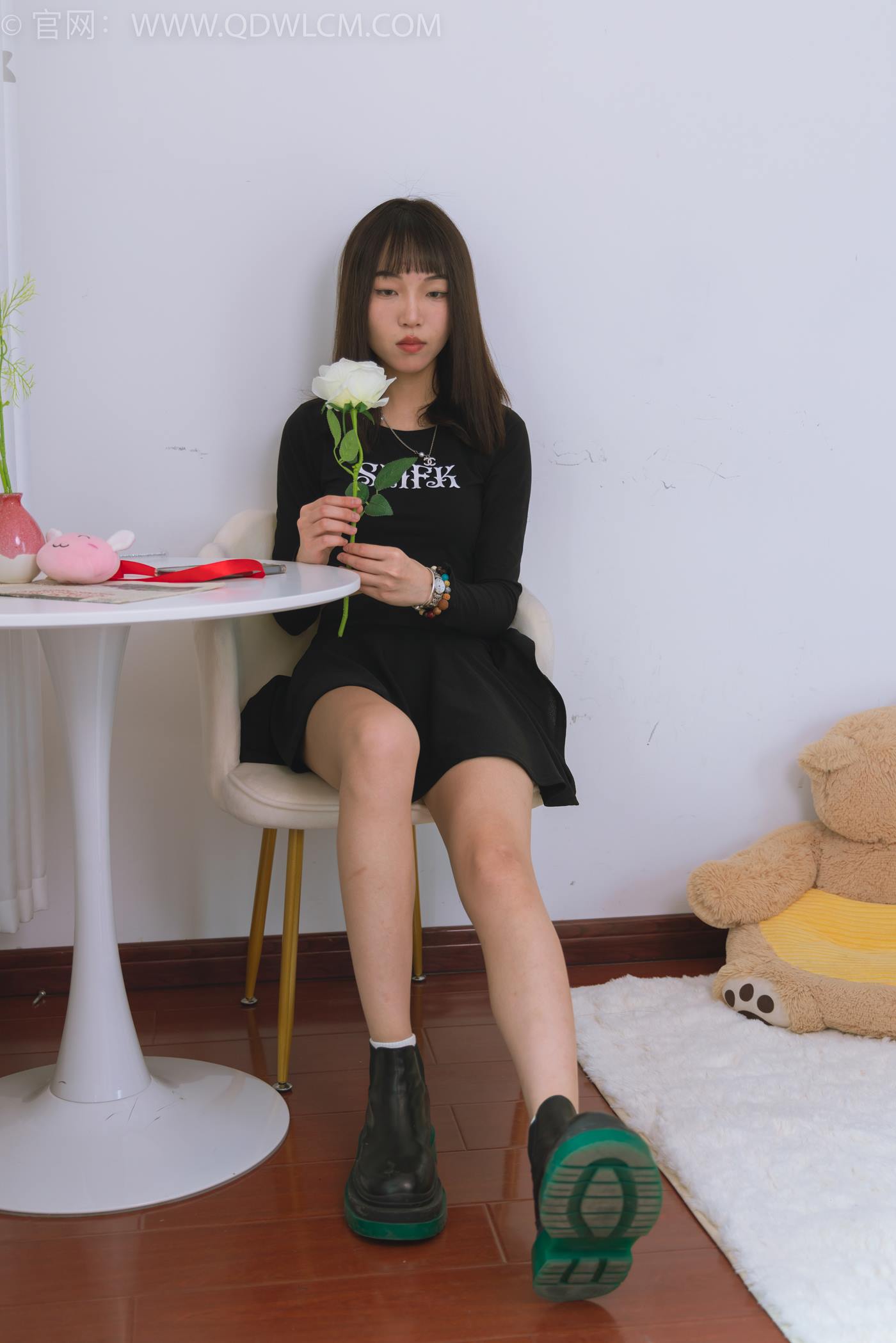 图片[2]-勿恋传媒 NO.1532 琪琪-黑色的花[150P/1V/3.44GB]-美图