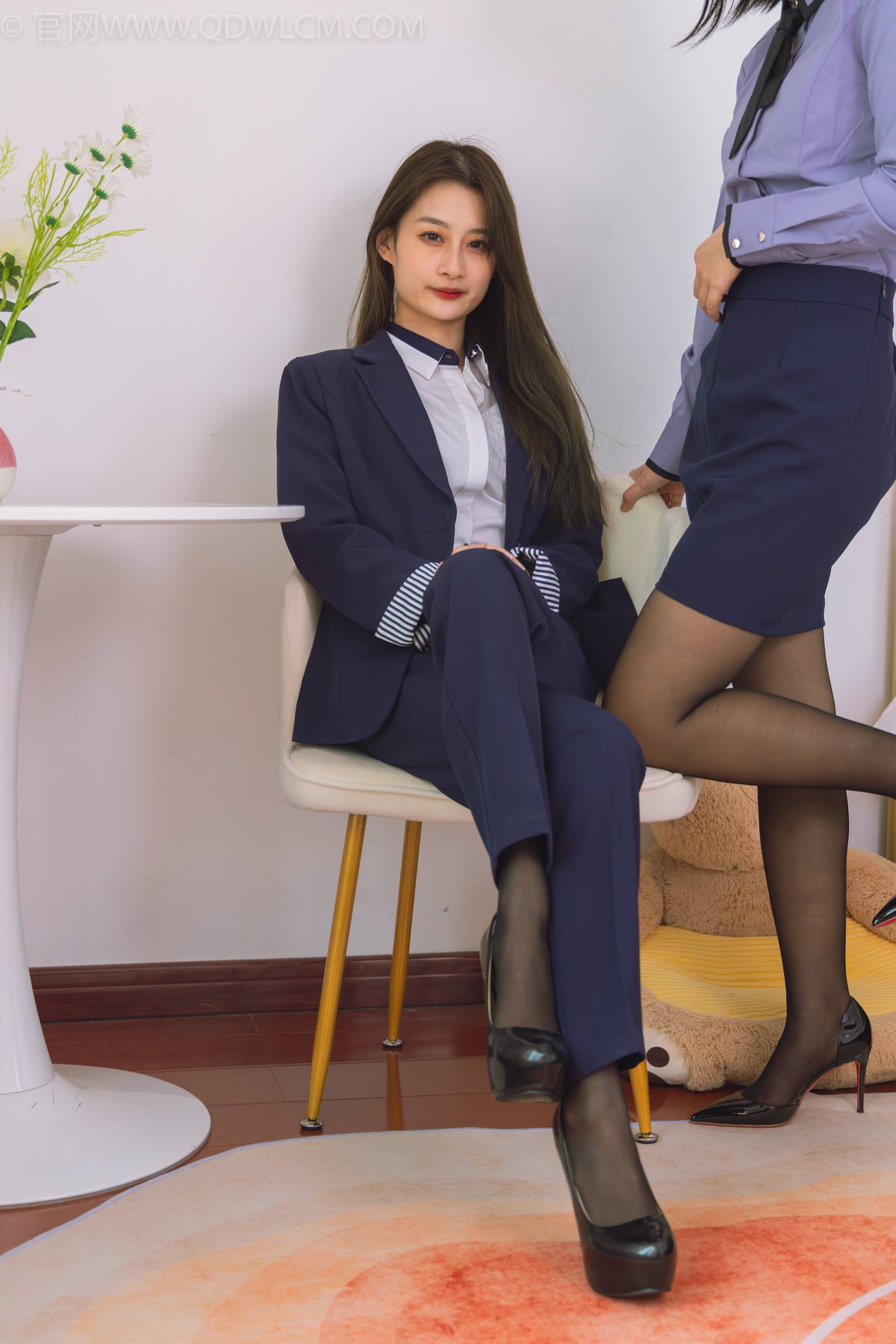 图片[3]-勿恋传媒 NO.1498 暗月&卿卿-办公室闺蜜[150P/1V/3.83GB]-美图