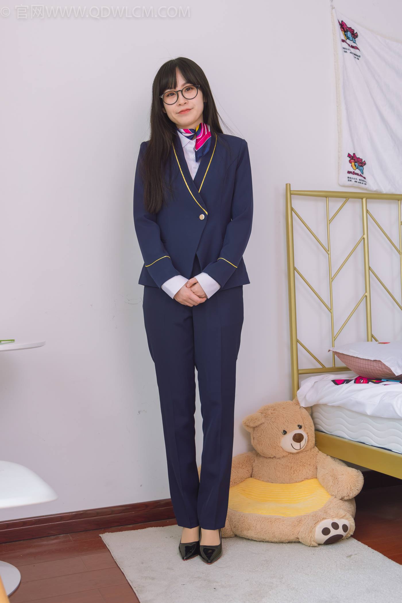 图片[2]-勿恋传媒 NO.1500 兮兮-银行小秘书[150P/1V/3.68GB]-美图