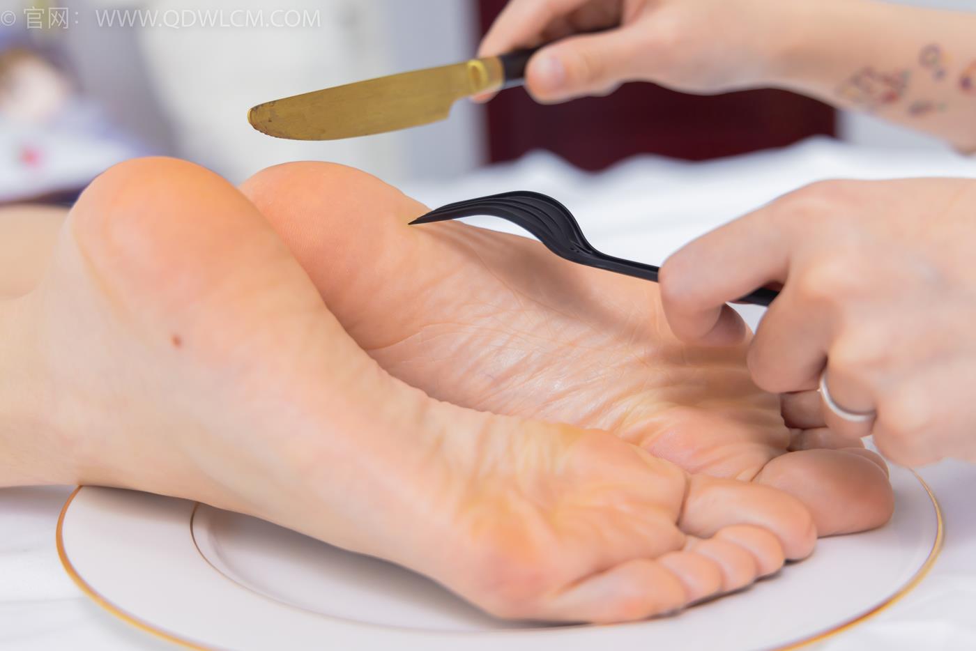 图片[1]-勿恋传媒 NO.1471 菜菜-夏夜虫鸣[183P/1V/4.01GB]-美图