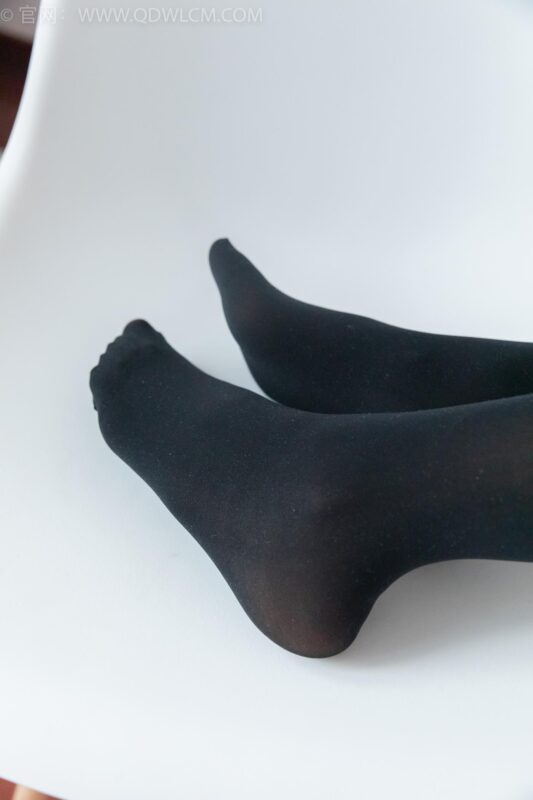 勿恋传媒 NO.1455 菜菜-粉色小雨靴[138P/1V/3.88GB]-美图