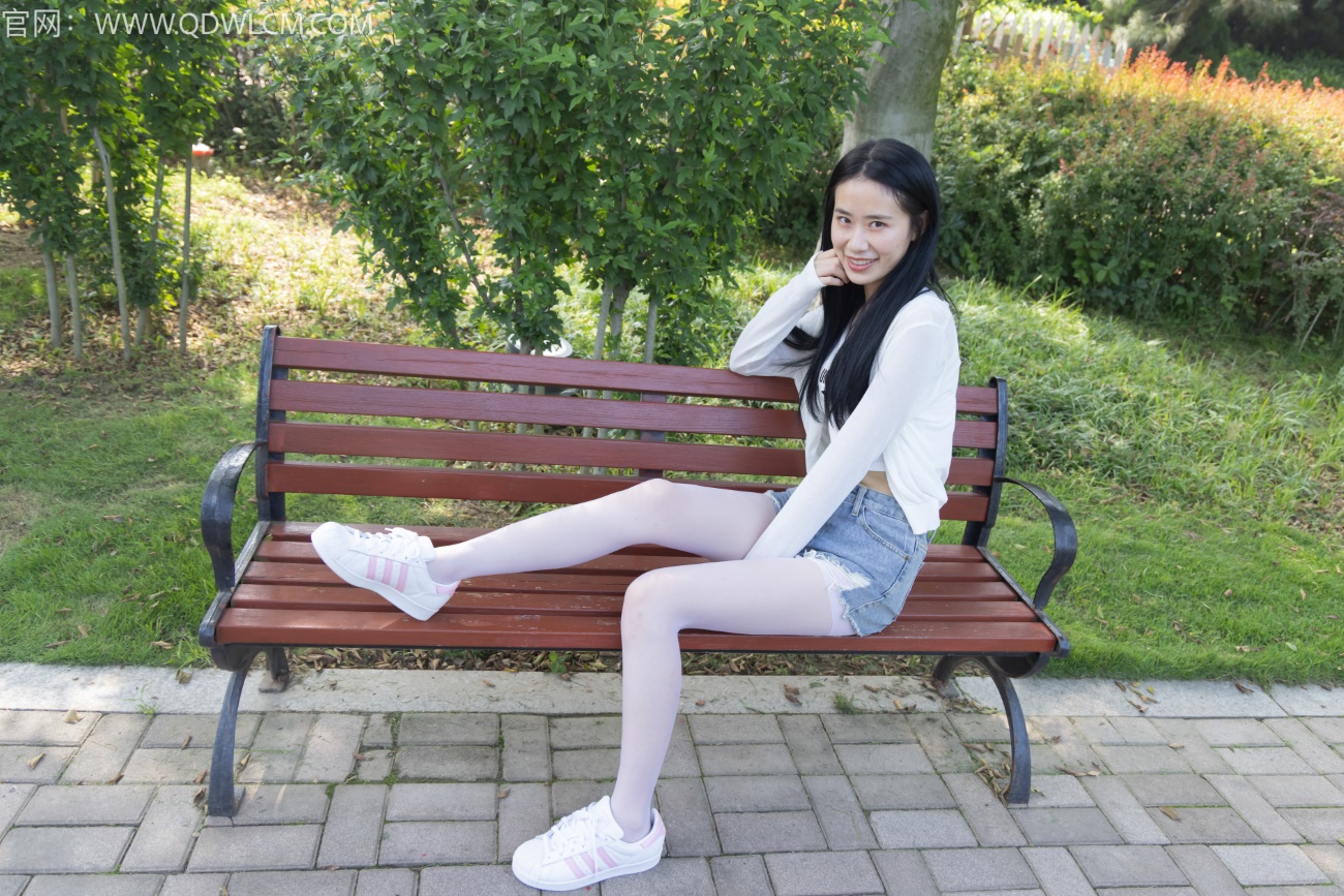 图片[2]-勿恋传媒 NO.1341 菜菜-无人之岛[154P/1V/4.36GB]-美图