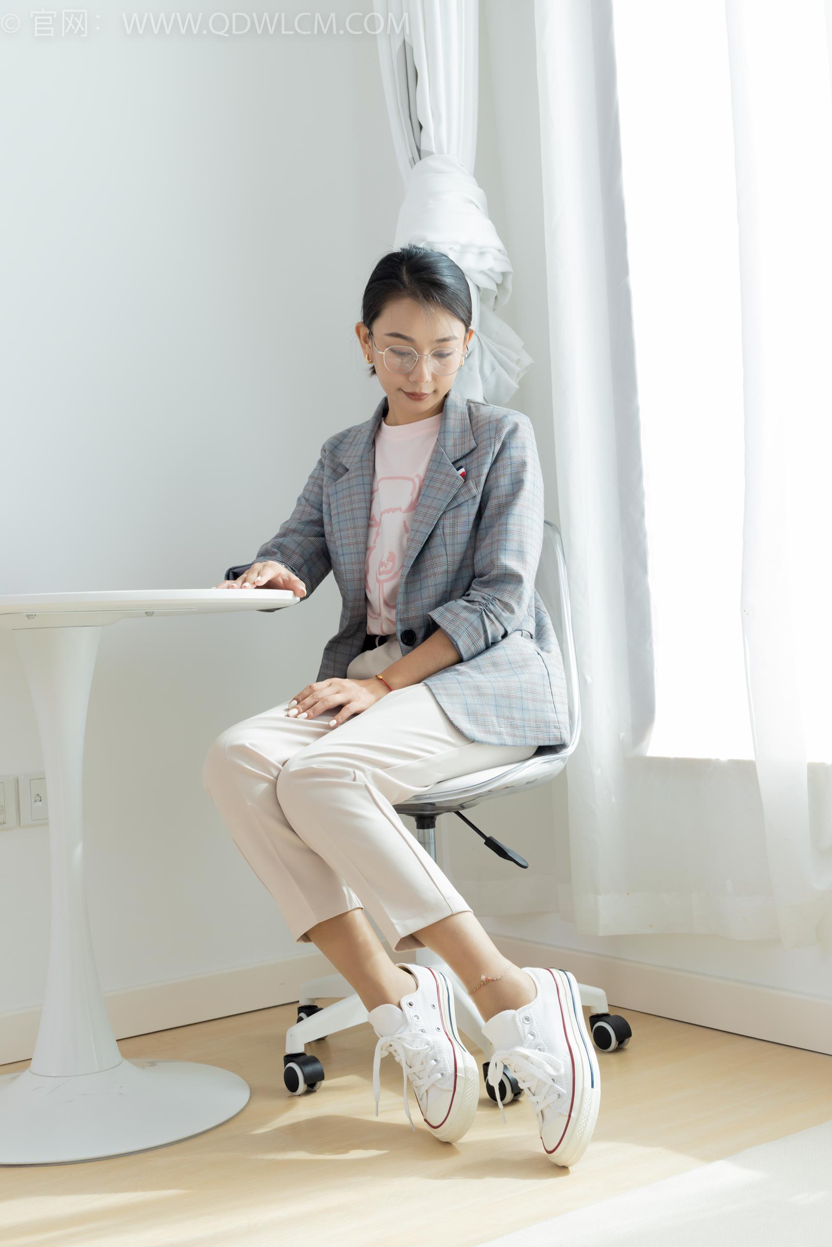 图片[2]-勿恋传媒 NO.1317 挽挽-雅俗共赏[150P/1V/3.40GB]-美图