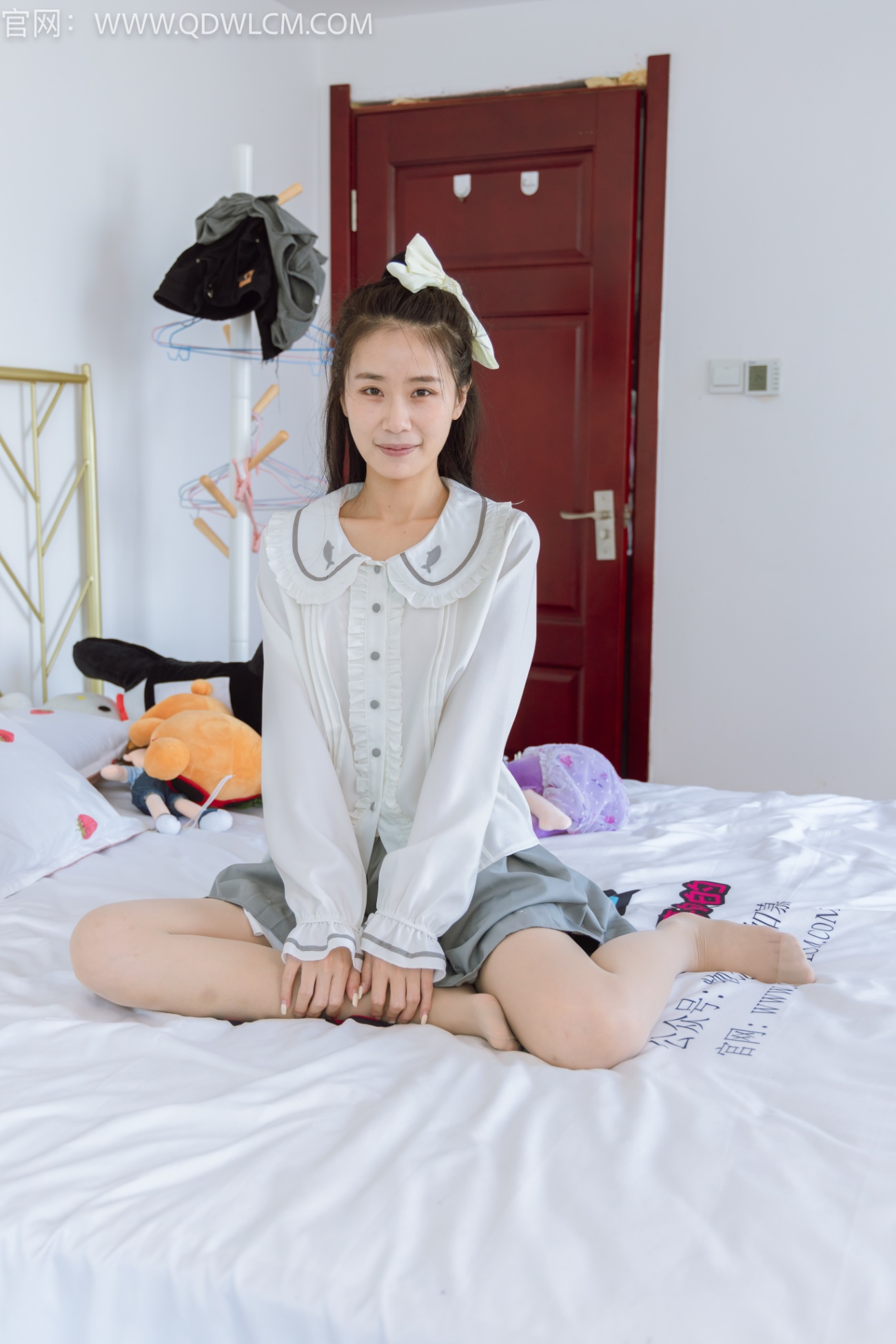 图片[4]-勿恋传媒 NO.1281 菜菜-黑皮鞋白棉袜肉丝[171P/1V/4.27GB]-美图