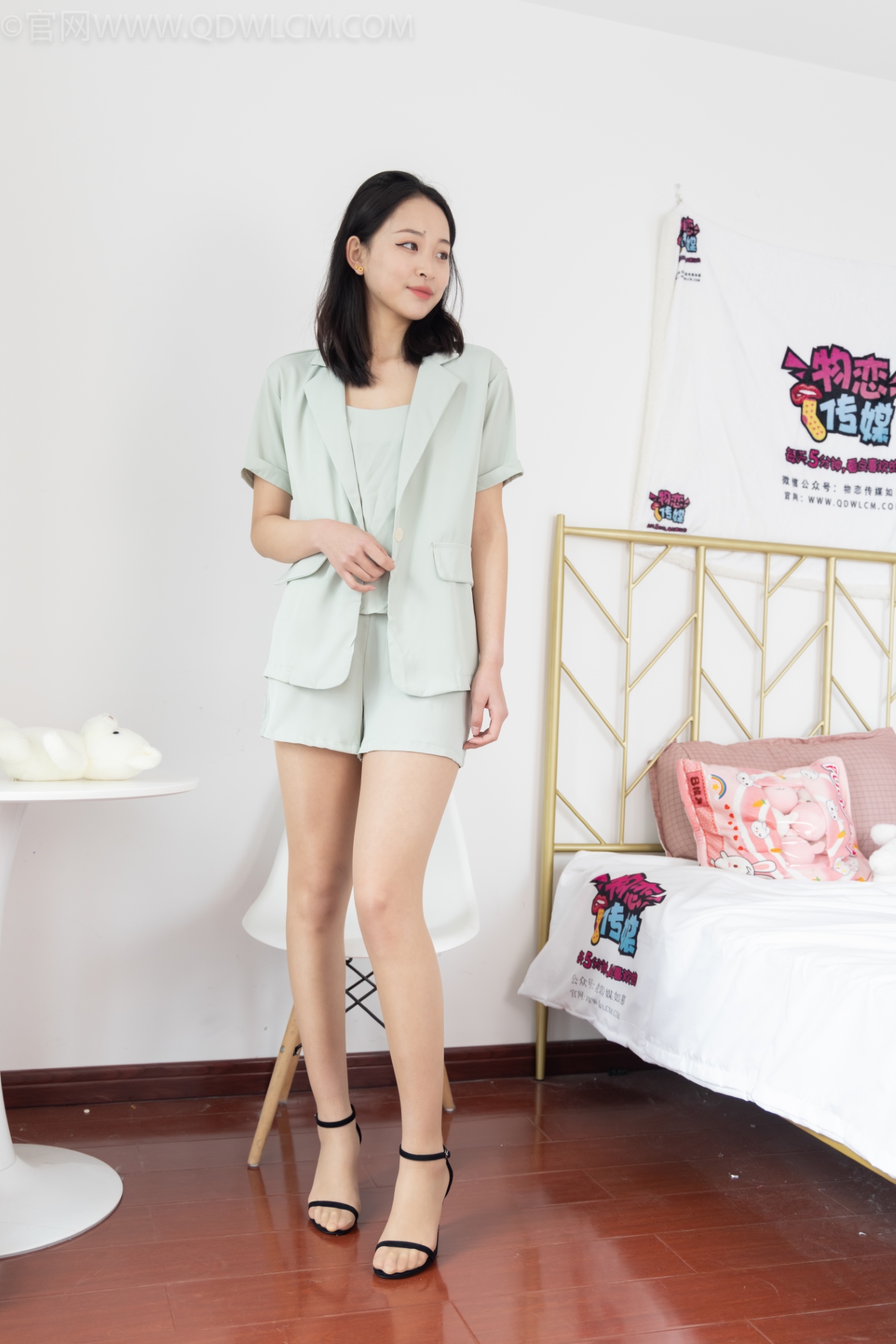 图片[3]-勿恋传媒 NO.1131 夏夏-街边咖啡厅[140P/1V/6.63GB]-美图