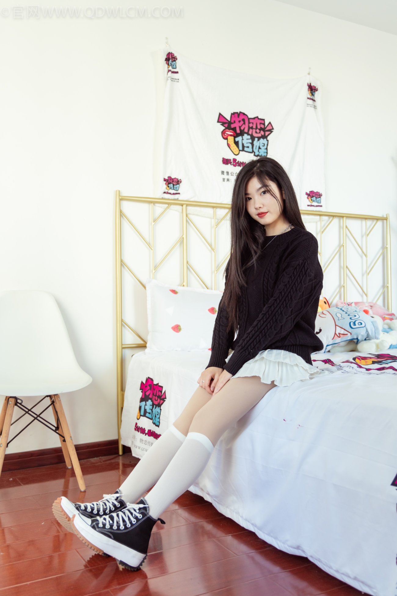 图片[1]-勿恋传媒 NO.1076 米米-与美好相伴[142P/1V/3.60GB]-美图