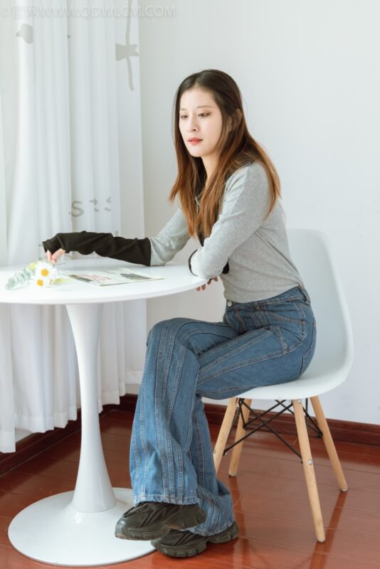 勿恋传媒 NO.1022 思思-运动鞋、米白色短棉袜、裸足[140P/1V/4.15GB]-美图