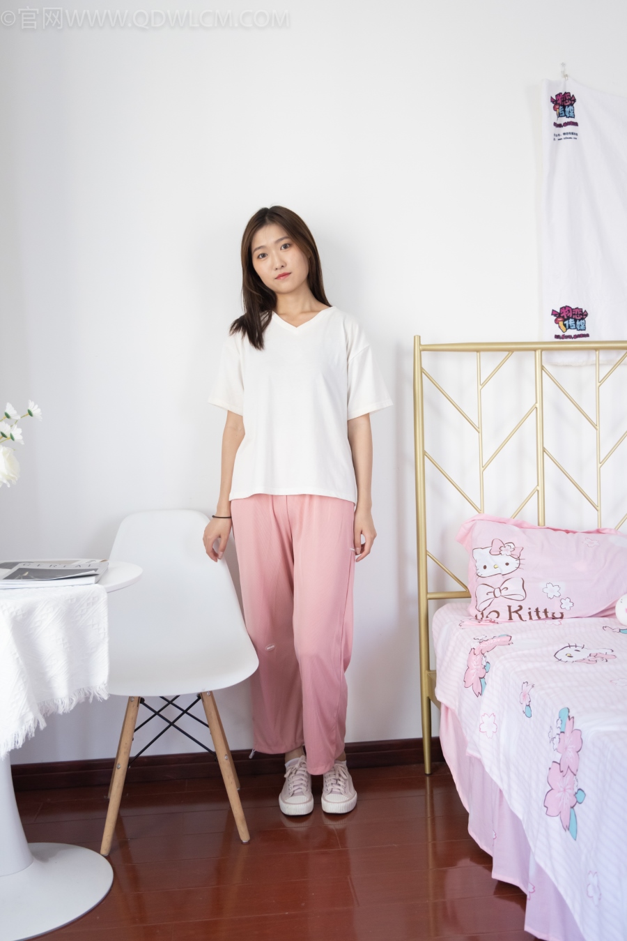 图片[1]-勿恋传媒 NO.1024 小小-运动鞋、白色短棉袜、裸足[155P/1V/4.34GB]-美图