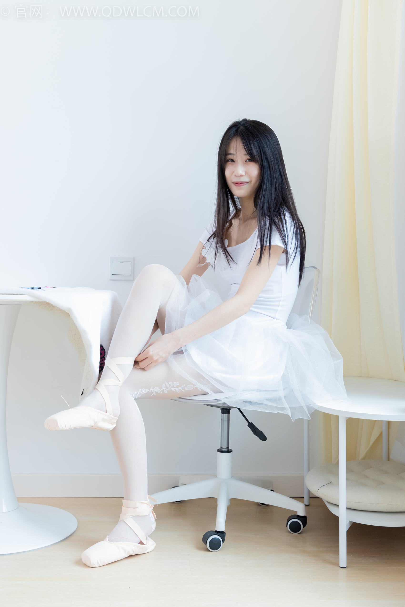 图片[2]-勿恋传媒 NO.1906 小酒-玫瑰花园[170P/1V/5.05GB]-美图