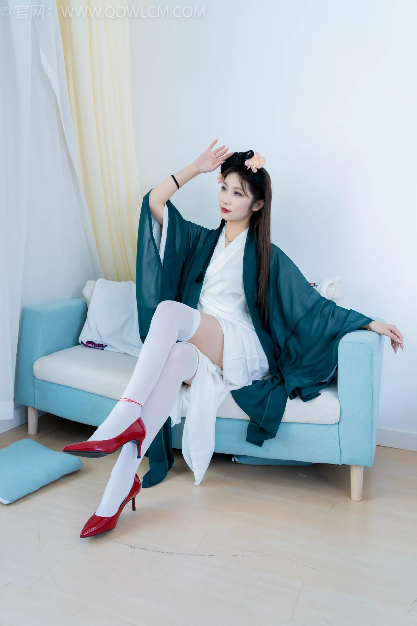 图片[2]-勿恋传媒 NO.2212 泡泡-一滴泪[200P/1V/5.53GB]-美图