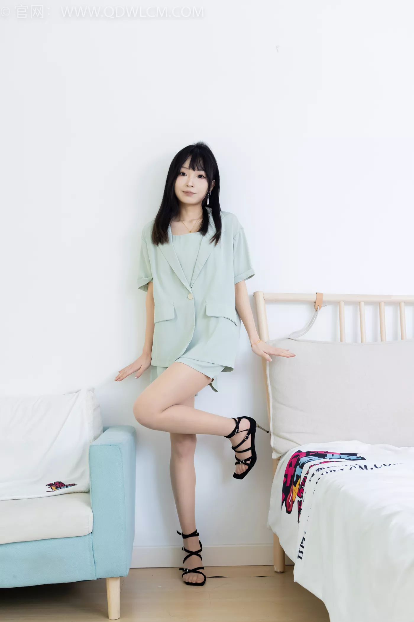 图片[2]-勿恋传媒 NO.2217 嘟嘟-正午阳光[160P/1V/5.94GB]-美图