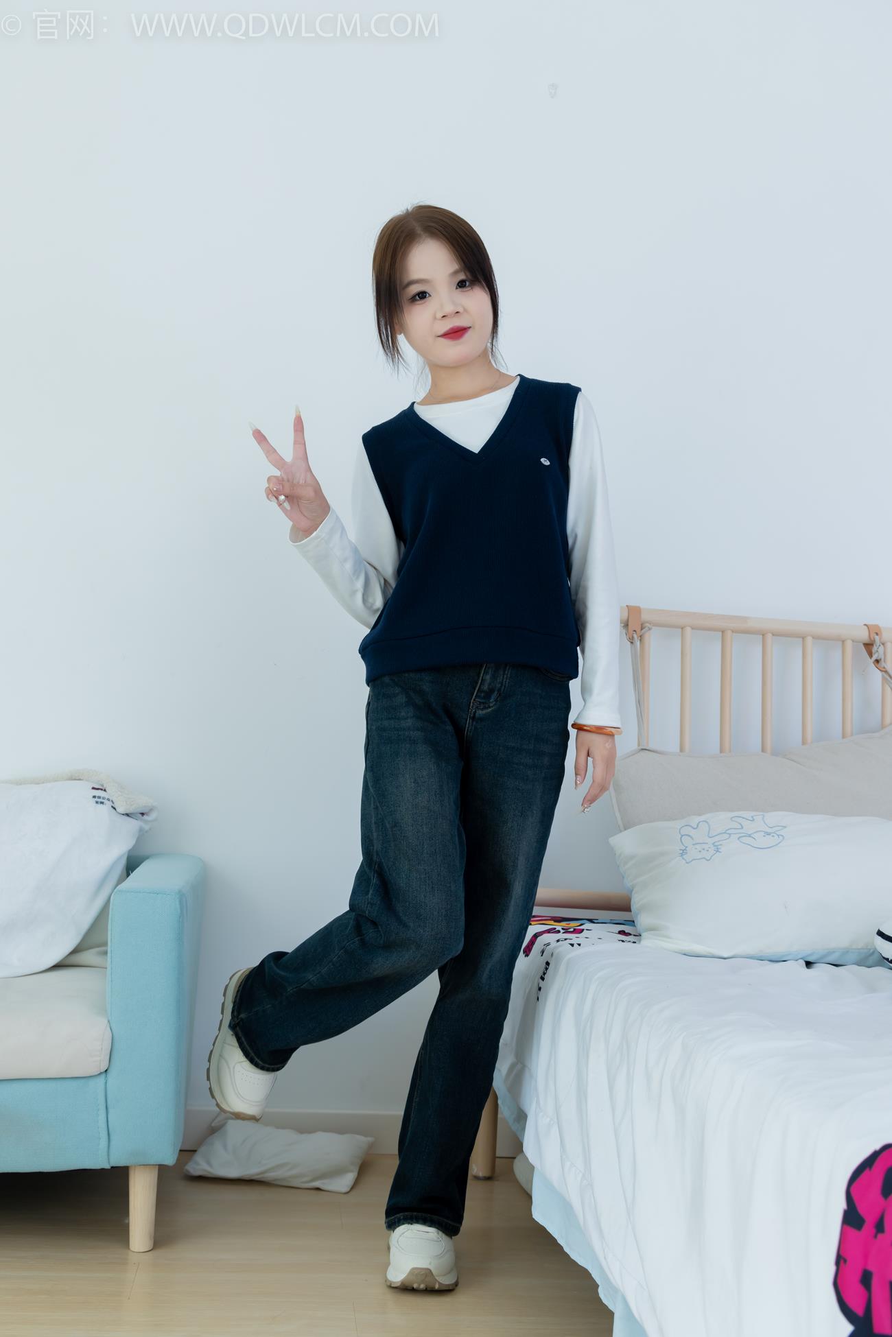 图片[1]-勿恋传媒 NO.2174 小芙-飘落的枫叶[149P/1V/3.49GB]-美图