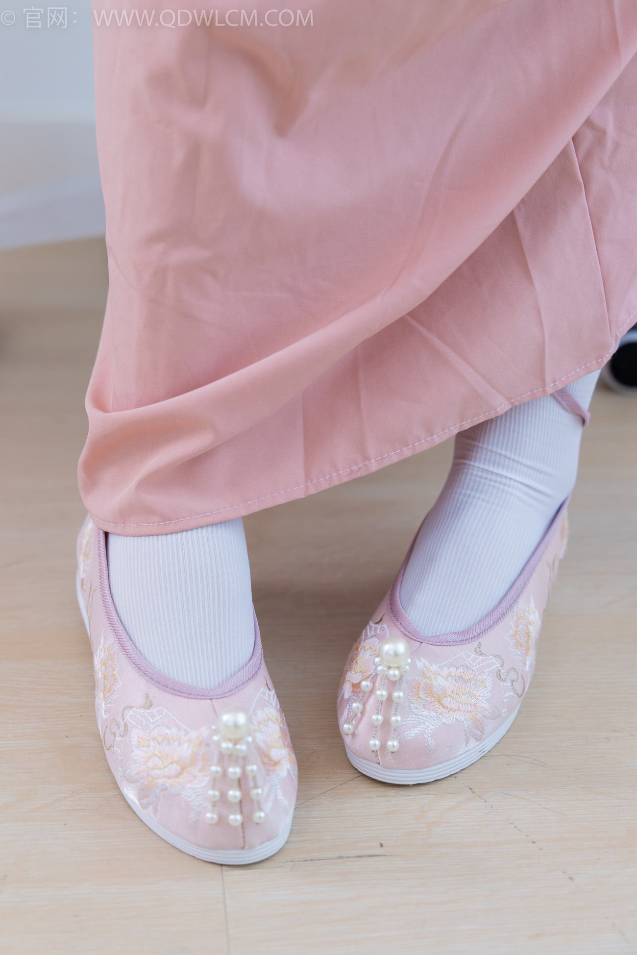 图片[2]-勿恋传媒 NO.2132 美兔-心动一刹[220P/1V/5.39GB]-美图