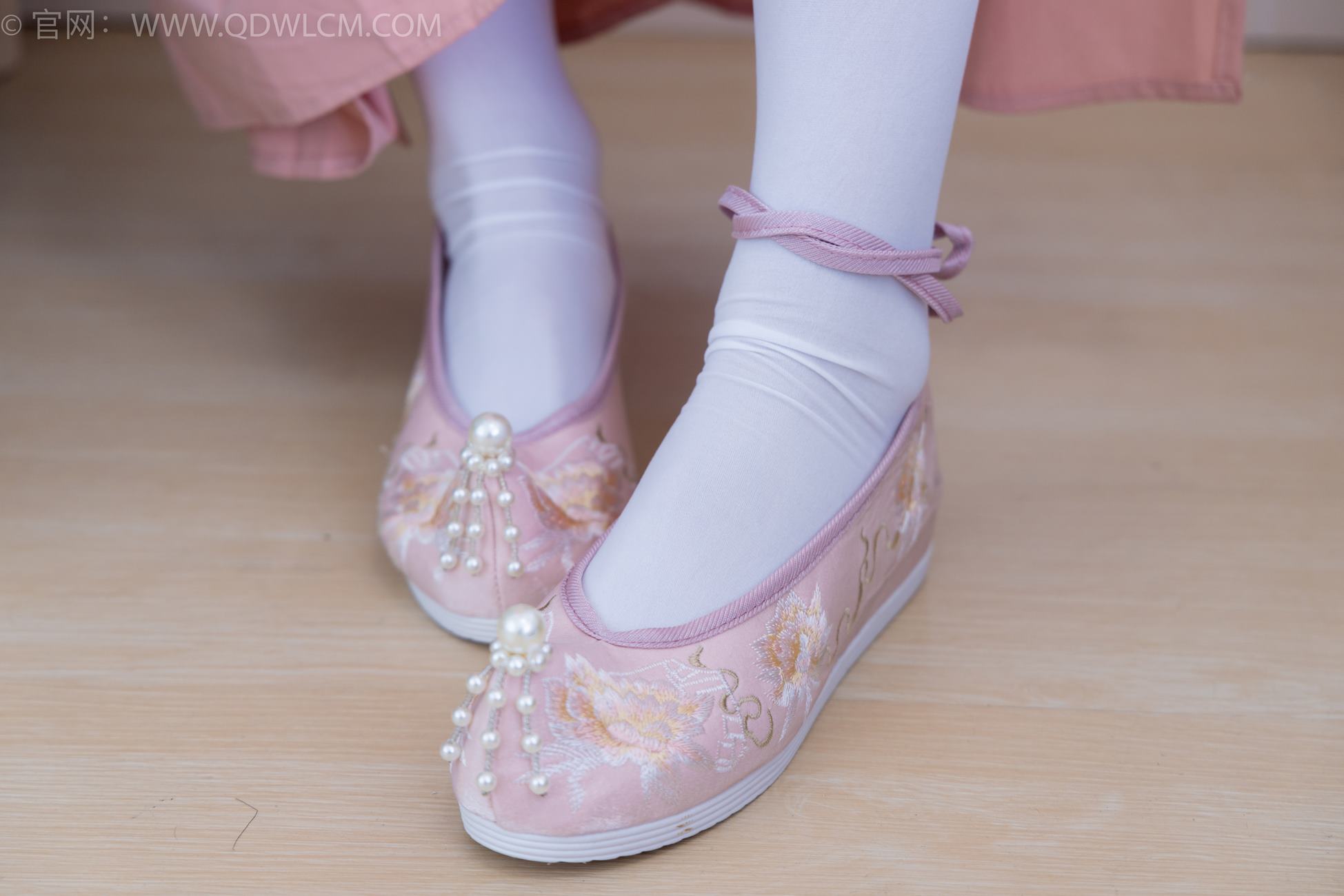 图片[4]-勿恋传媒 NO.2132 美兔-心动一刹[220P/1V/5.39GB]-美图