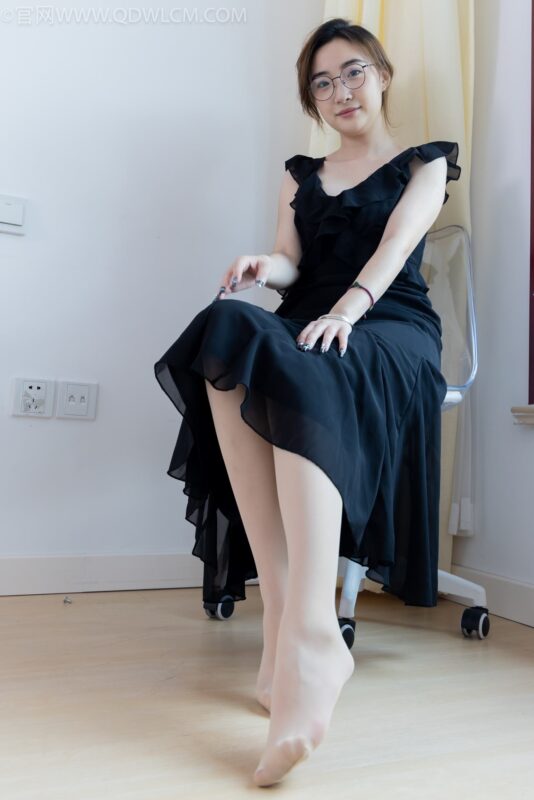 勿恋传媒 NO.2147 恬恬-知性优雅[156P/1V/3.79GB]-美图