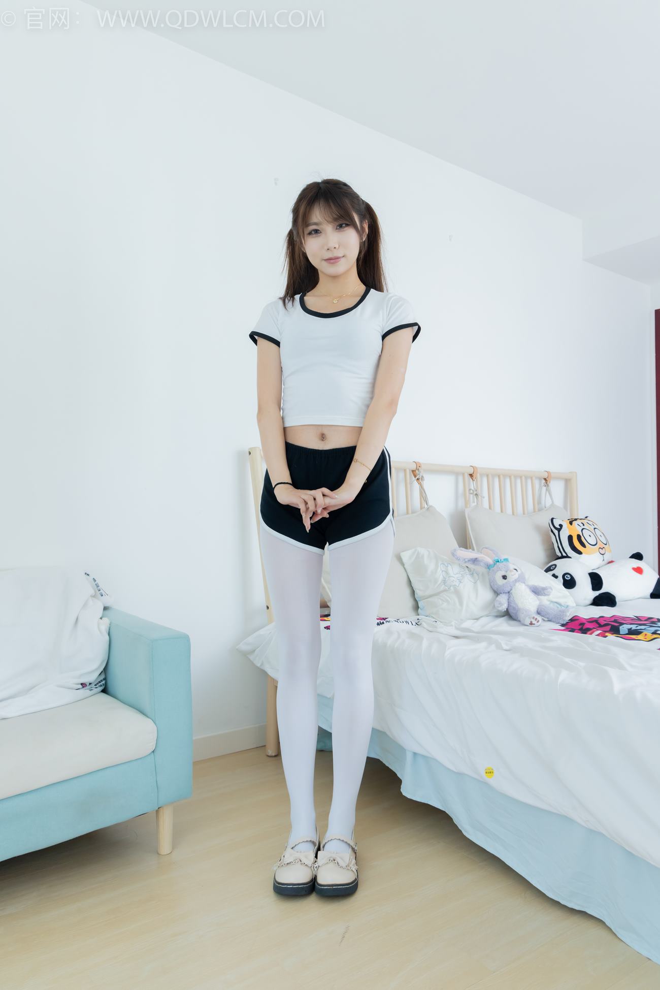 图片[2]-勿恋传媒 NO.2120 泡泡-落叶纷飞时[150P/1V/3.36GB]-美图