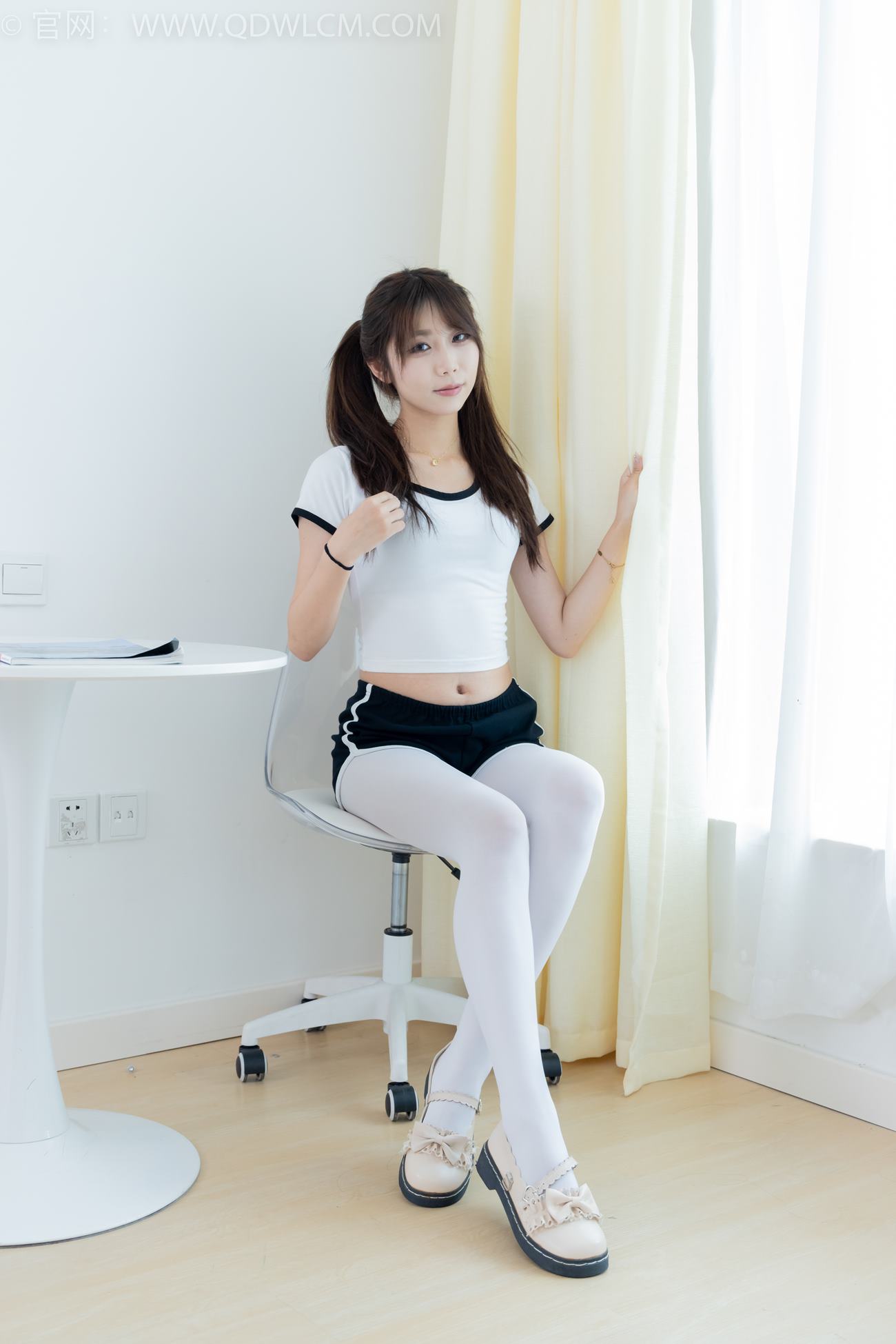 图片[4]-勿恋传媒 NO.2120 泡泡-落叶纷飞时[150P/1V/3.36GB]-美图