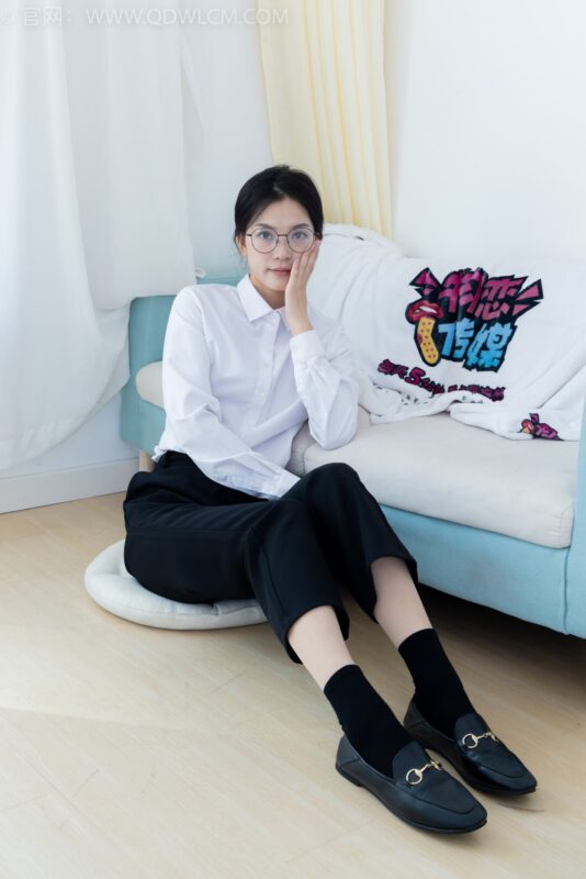 勿恋传媒 NO.2126 茯苓-泛黄的相片[159P/1V/3.73GB]-美图