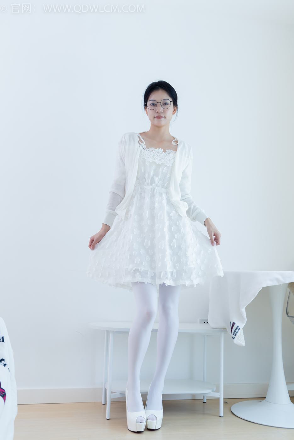 图片[2]-勿恋传媒 NO.2094 茯苓-世界失色[150P/1V/3.13GB]-美图