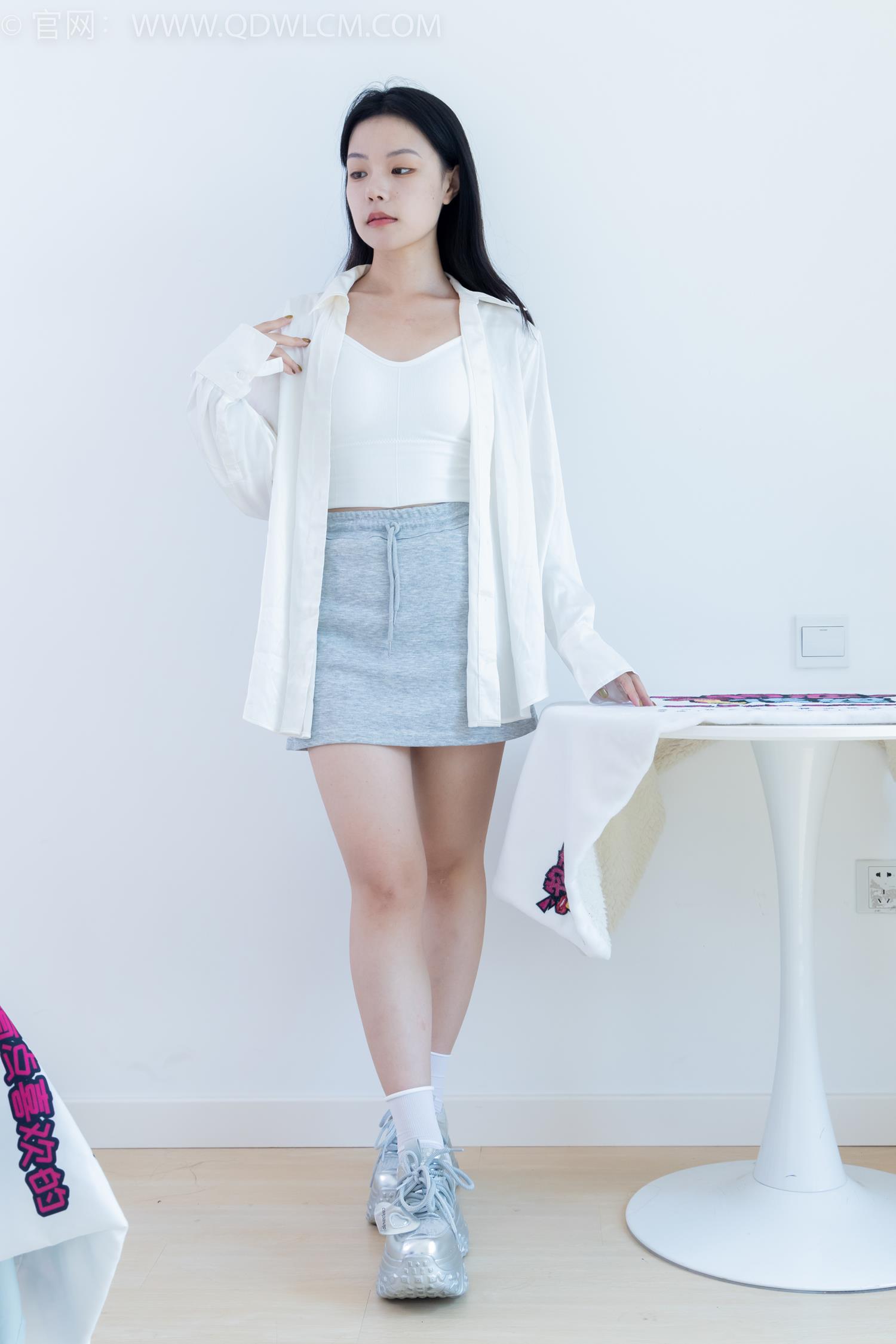 图片[2]-勿恋传媒 NO.2051 舒舒-一地白雪[150P/1V/3.95GB]-美图