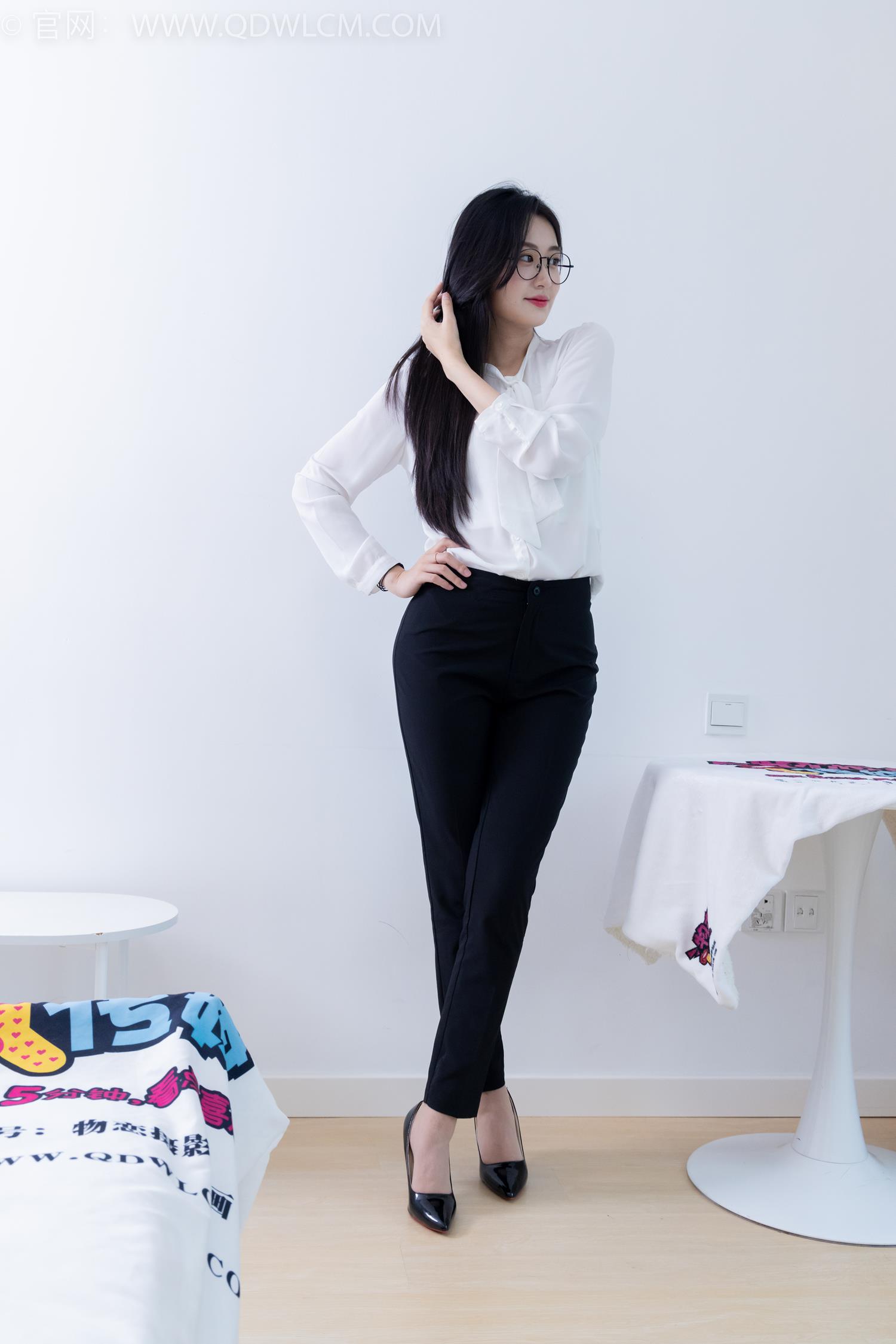 图片[2]-勿恋传媒 NO.2022 小敏-心被雾深陷[200P/1V/5.94GB]-美图