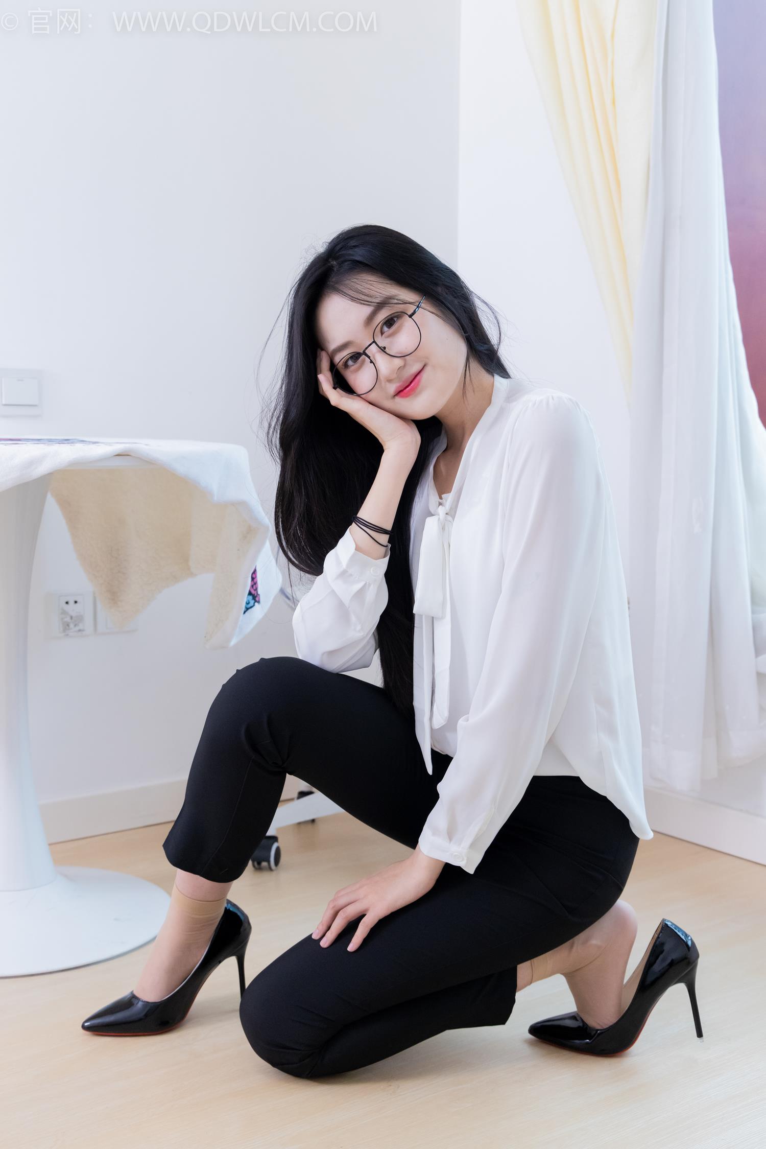 图片[3]-勿恋传媒 NO.2022 小敏-心被雾深陷[200P/1V/5.94GB]-美图