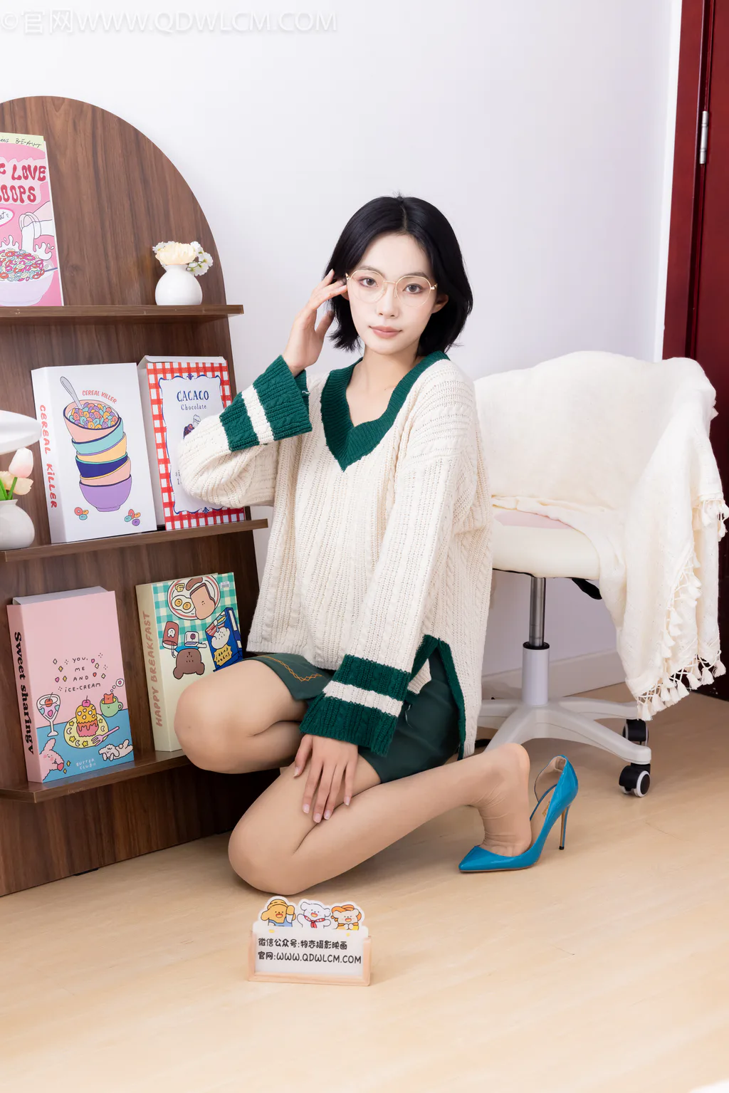 图片[3]-勿恋传媒 NO.2616 小爱-三双高跟凉鞋、薄肉丝、裸足[163P/1V/7.77GB]-美图