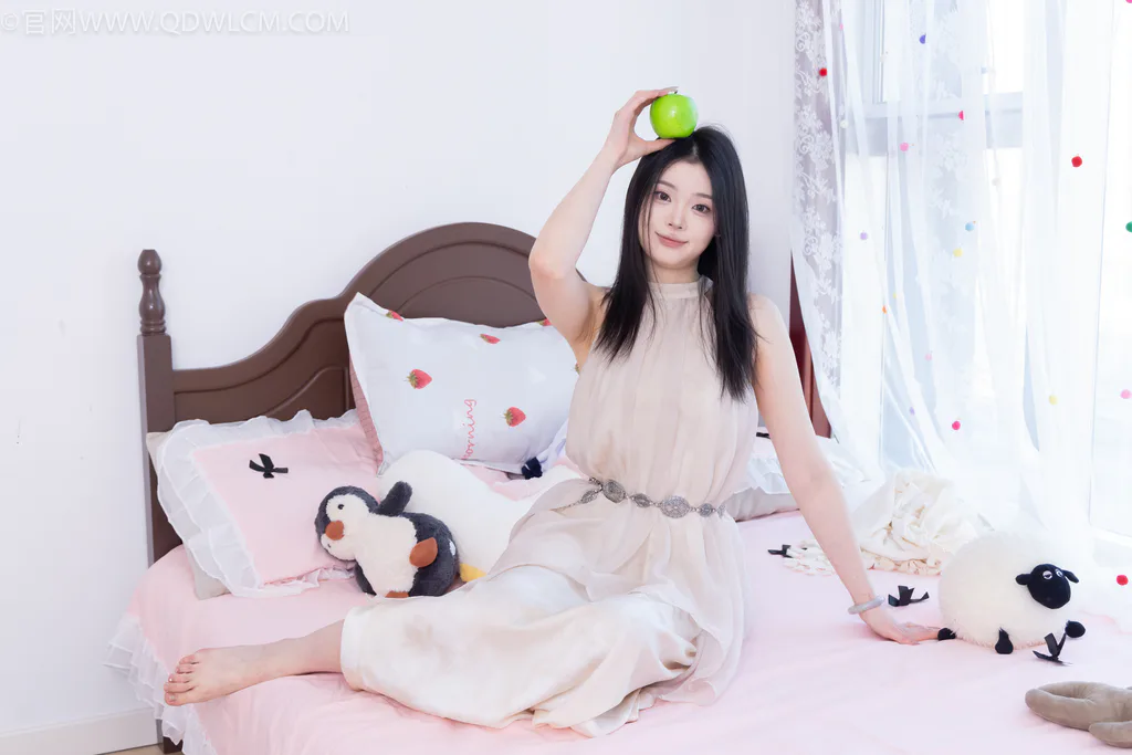 勿恋传媒 NO.2623 小暖-高跟鞋、白棉袜、裸足[162P/1V/3.90GB]-美图