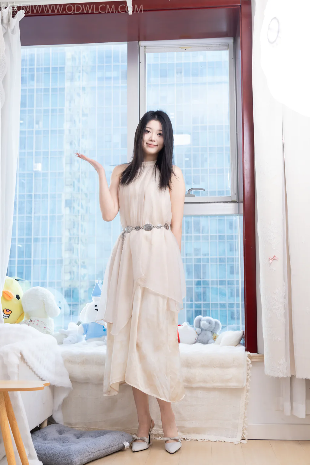 图片[2]-勿恋传媒 NO.2623 小暖-高跟鞋、白棉袜、裸足[162P/1V/3.90GB]-美图