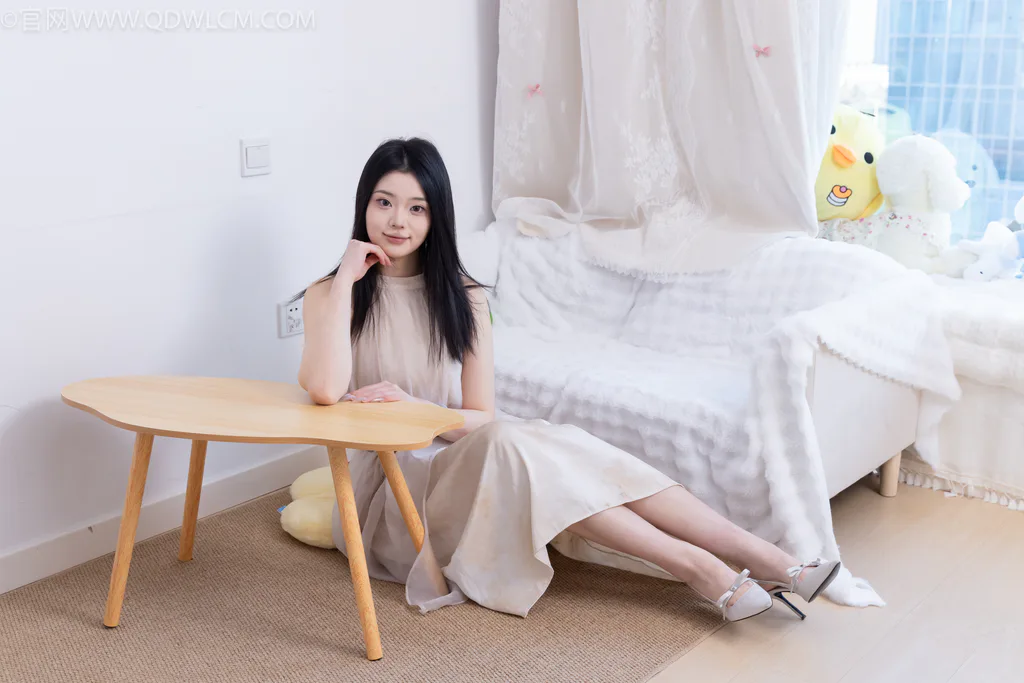 图片[3]-勿恋传媒 NO.2623 小暖-高跟鞋、白棉袜、裸足[162P/1V/3.90GB]-美图