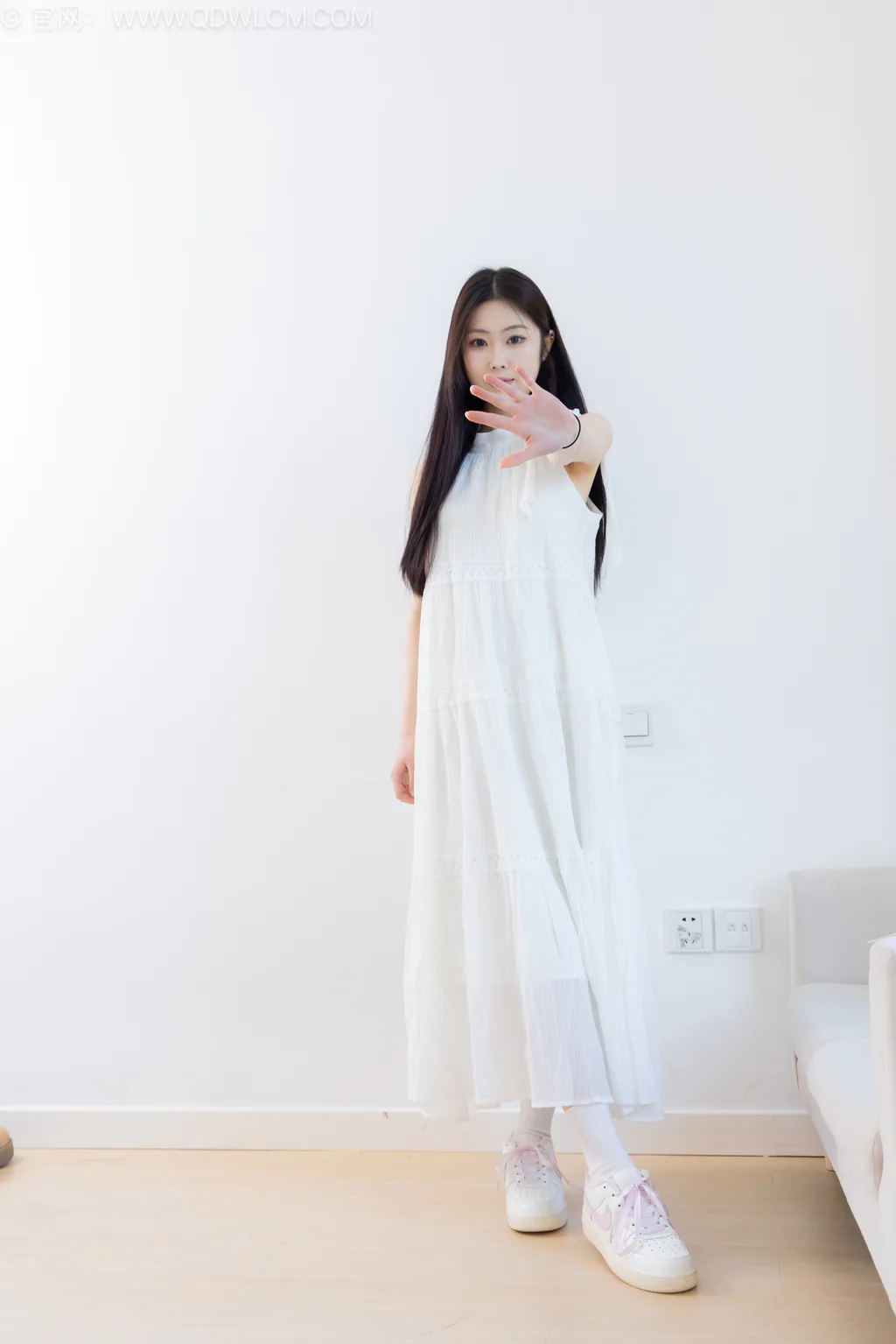 图片[2]-勿恋传媒 NO.2568 小羊-板鞋、白棉袜、裸足[153P/1V/3.32GB]-美图