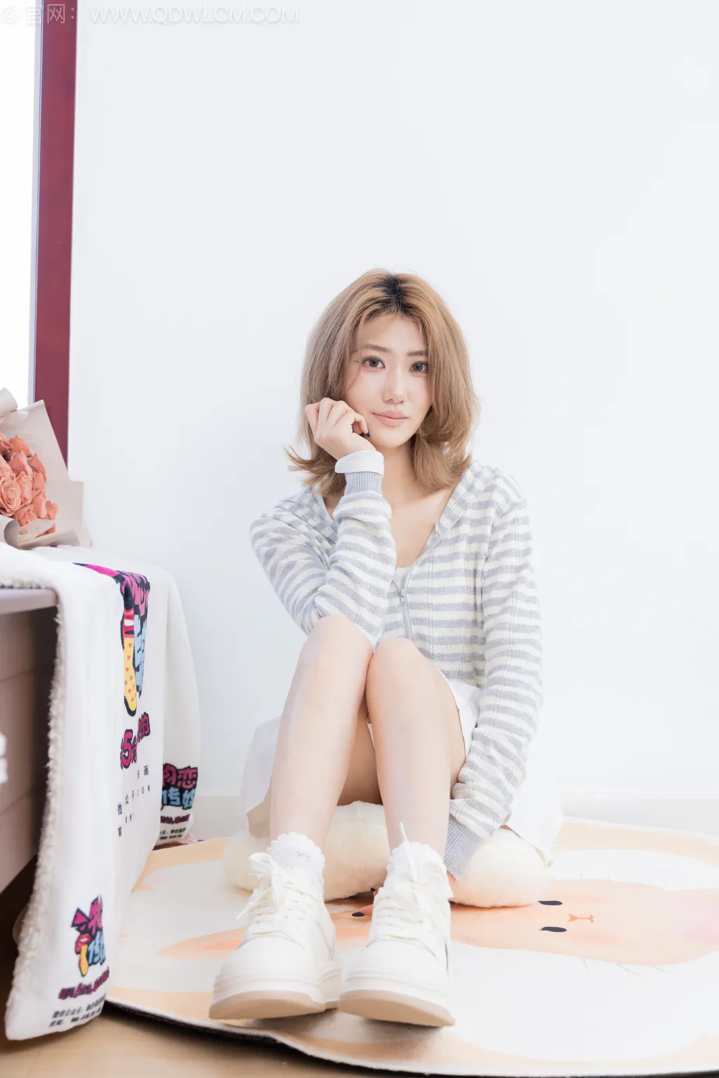 图片[3]-勿恋传媒 NO.2571 灵儿-板鞋、白棉袜、裸足[154P/1V/3.50GB]-美图