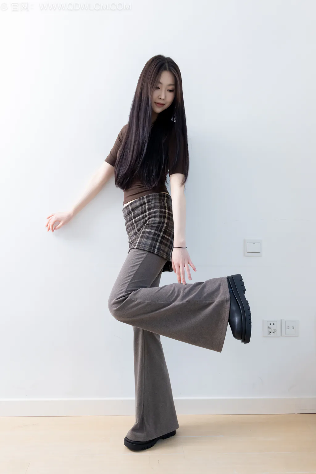 图片[2]-勿恋传媒 NO.2573 小羊-短靴、薄灰丝、裤里丝[157P/1V/4.21GB]-美图