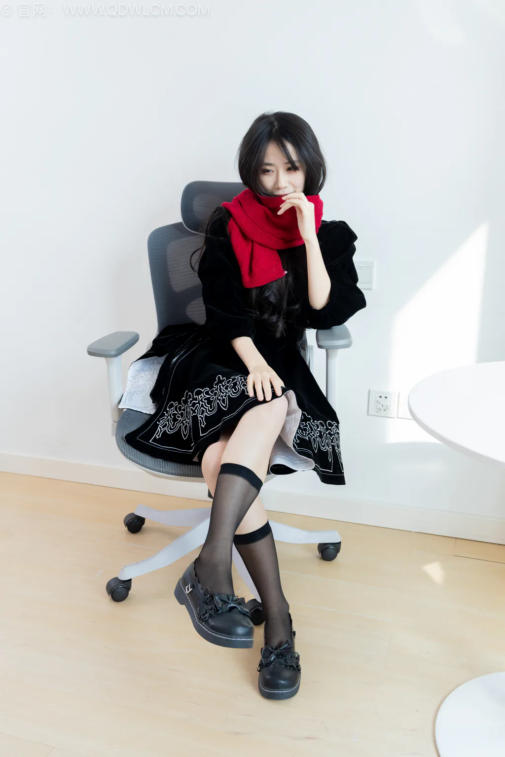 图片[3]-勿恋传媒 NO.2577 菜菜-皮鞋、小腿薄黑丝、裸足[305P/1V/6.35GB]-美图