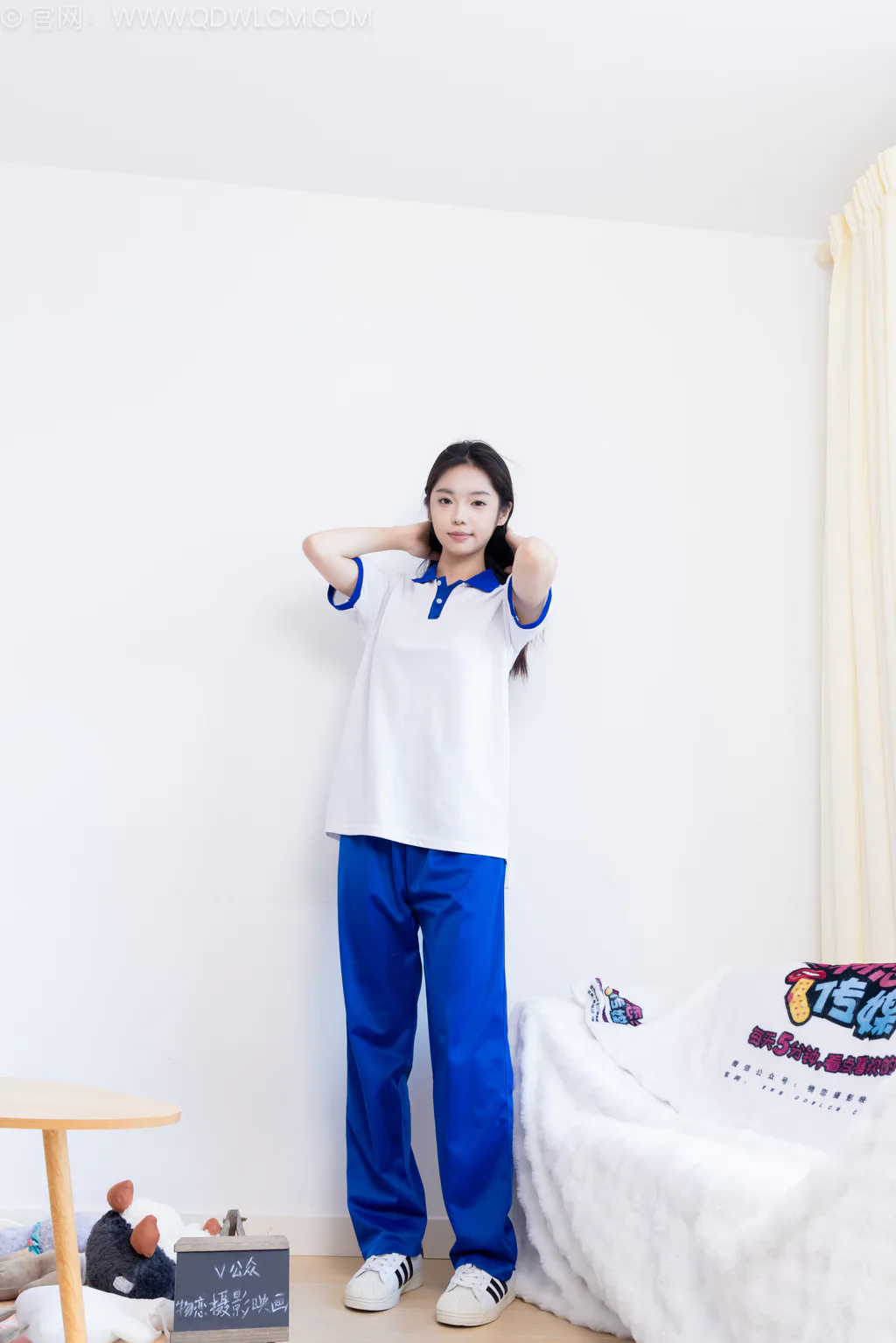 图片[2]-勿恋传媒 NO.2579 青提-板鞋、白棉袜、裸足、校服[150P/1V/3.58GB]-美图