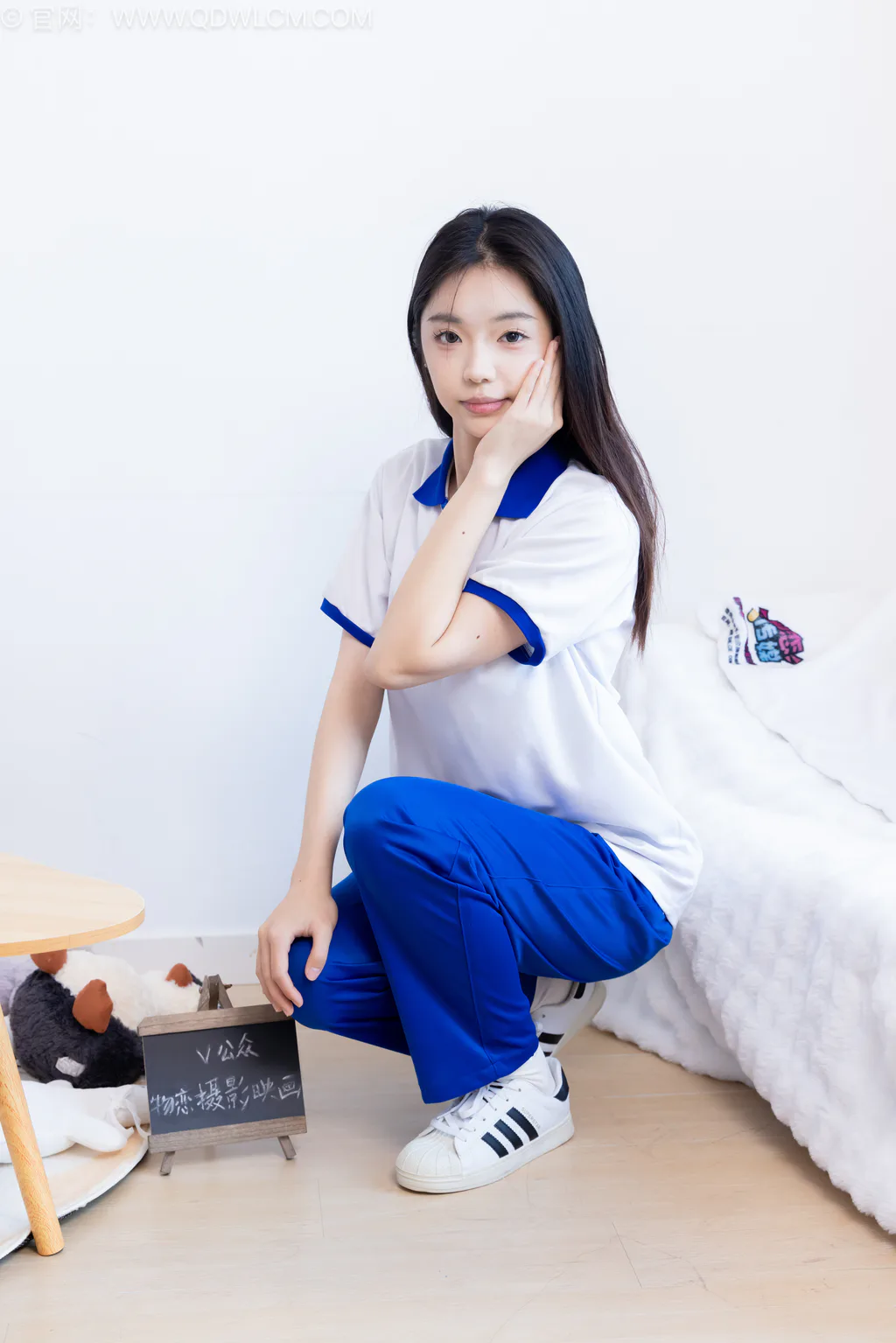 图片[3]-勿恋传媒 NO.2579 青提-板鞋、白棉袜、裸足、校服[150P/1V/3.58GB]-美图