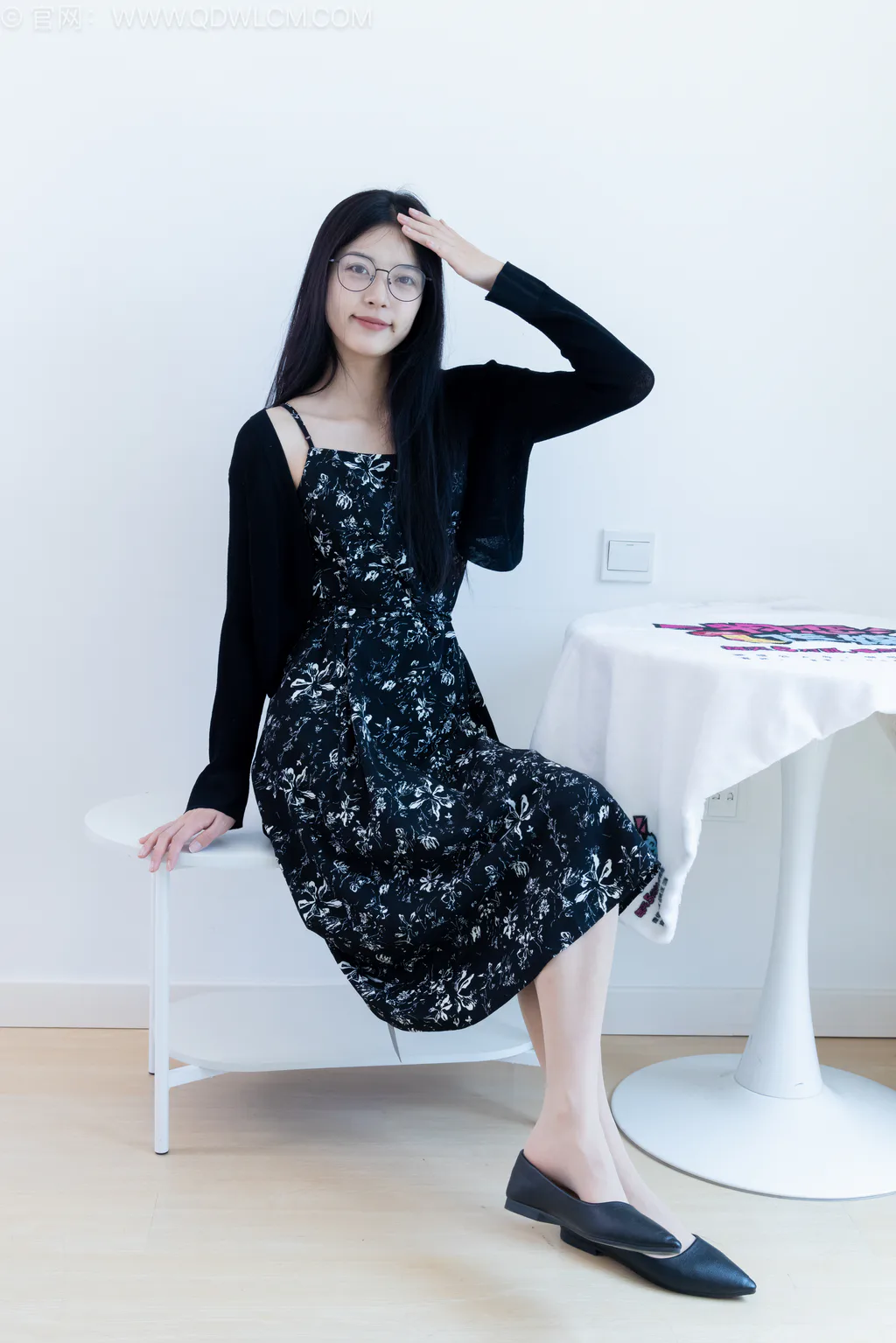 图片[3]-勿恋传媒 NO.2580 茯苓-平底鞋、薄肉丝、裸足[150P/1V/4.88GB]-美图