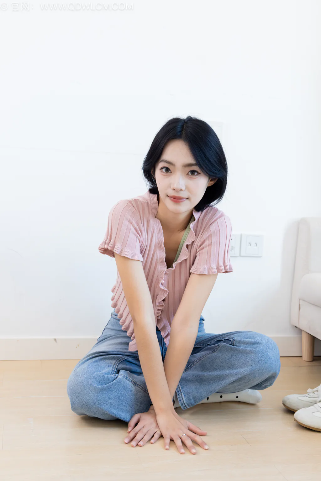 勿恋传媒 NO.2585 小爱-运动鞋、白棉袜、薄黑丝、厚肉丝[149P/1V/3.64GB]-美图