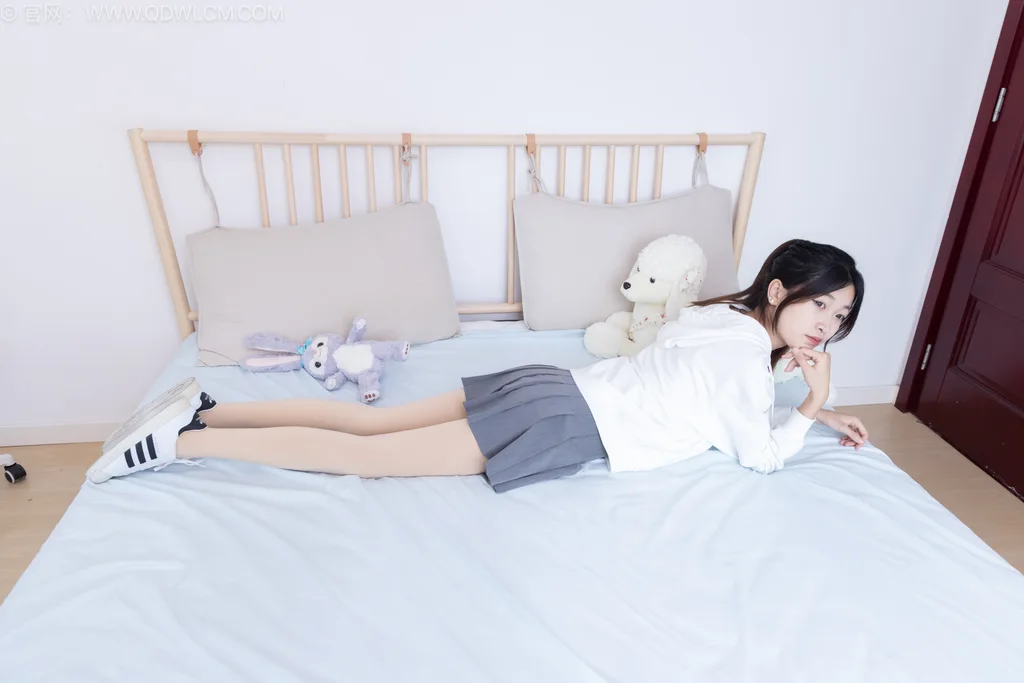 图片[4]-勿恋传媒 NO.2547 小夏-板鞋、厚肉丝[165P/1V/3.93GB]-美图